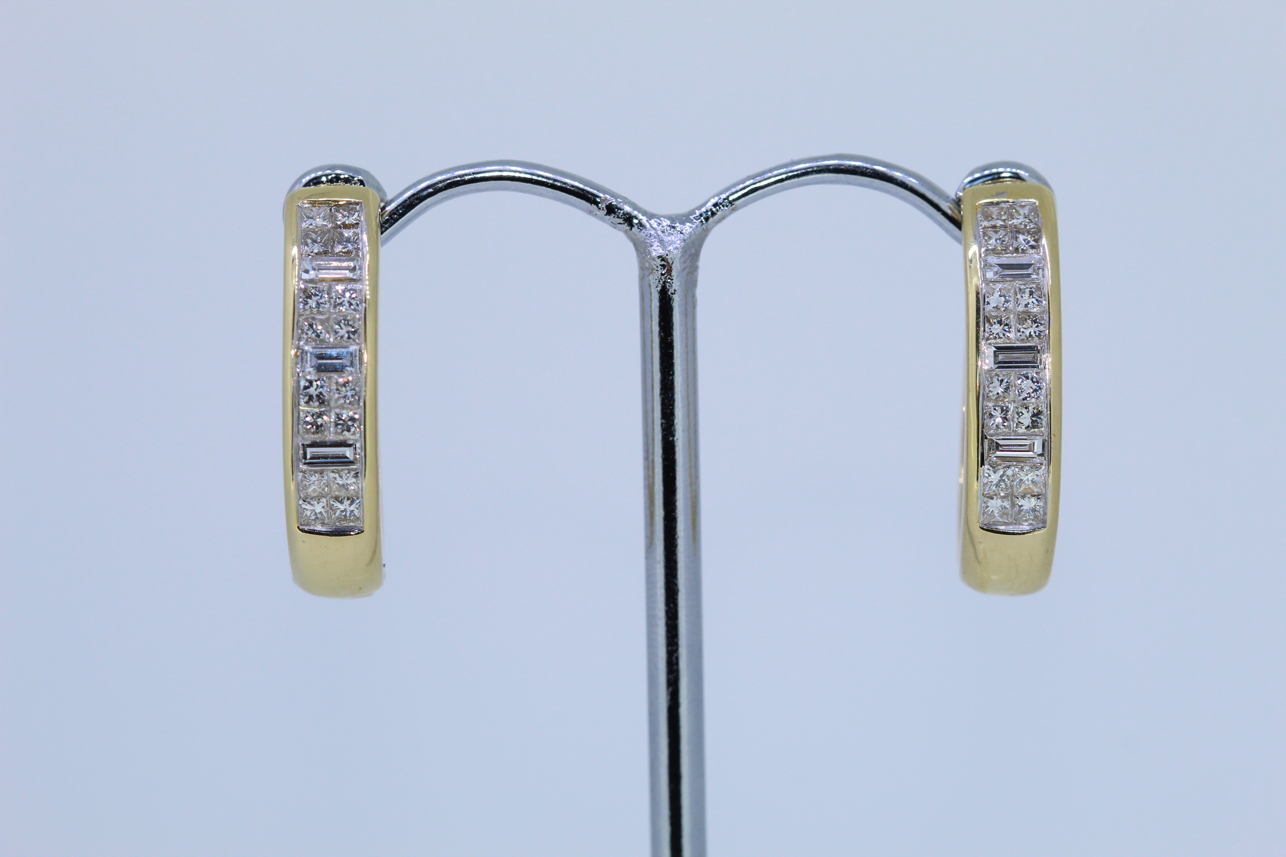 18ct Yellow Gold Diamond Clip Earrings - Image 4 of 5