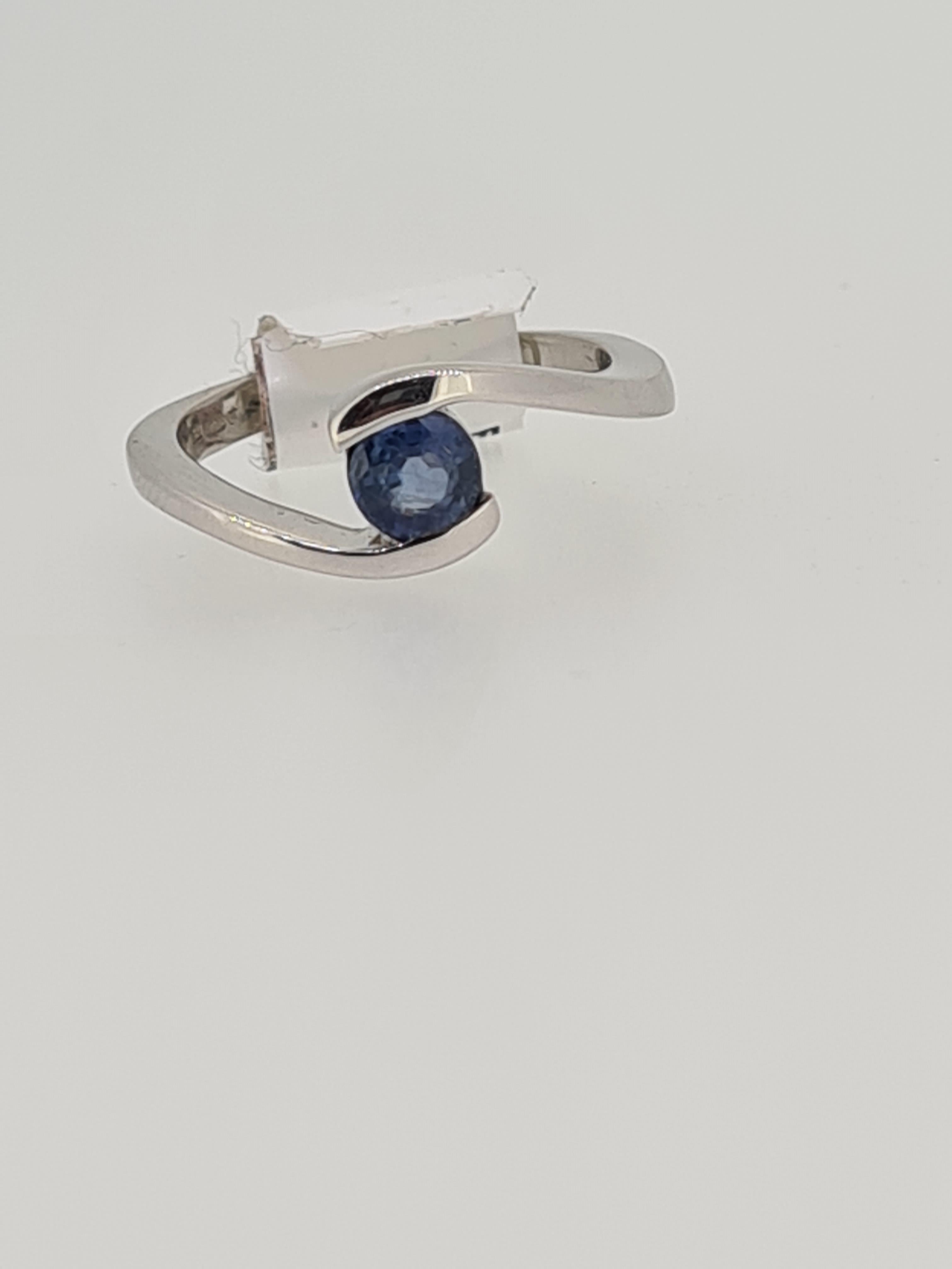 9ct white gold hallmarked sapphire ring - Image 4 of 4