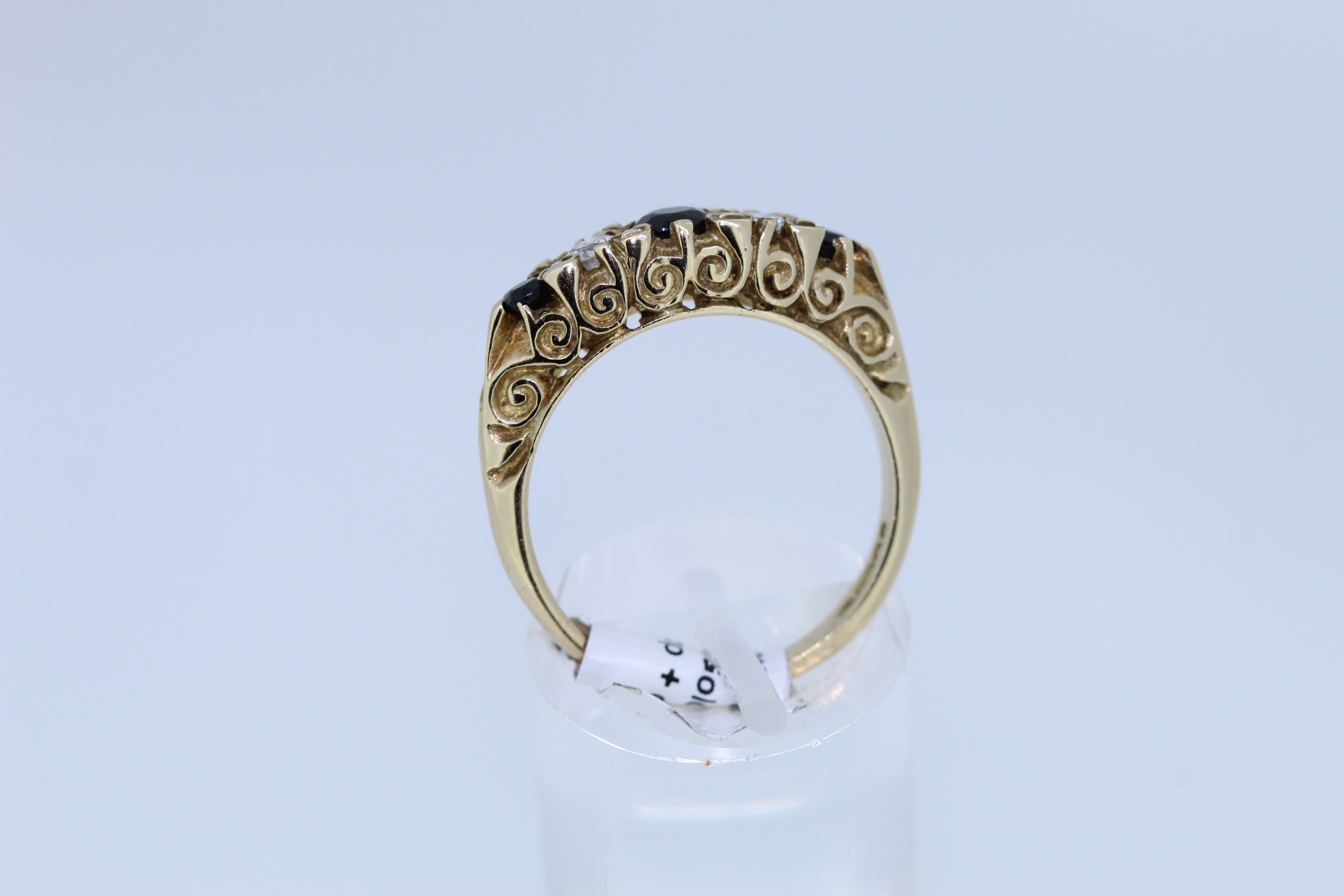 9ct Yellow Gold Sapphire And Diamond Ring - Image 3 of 5