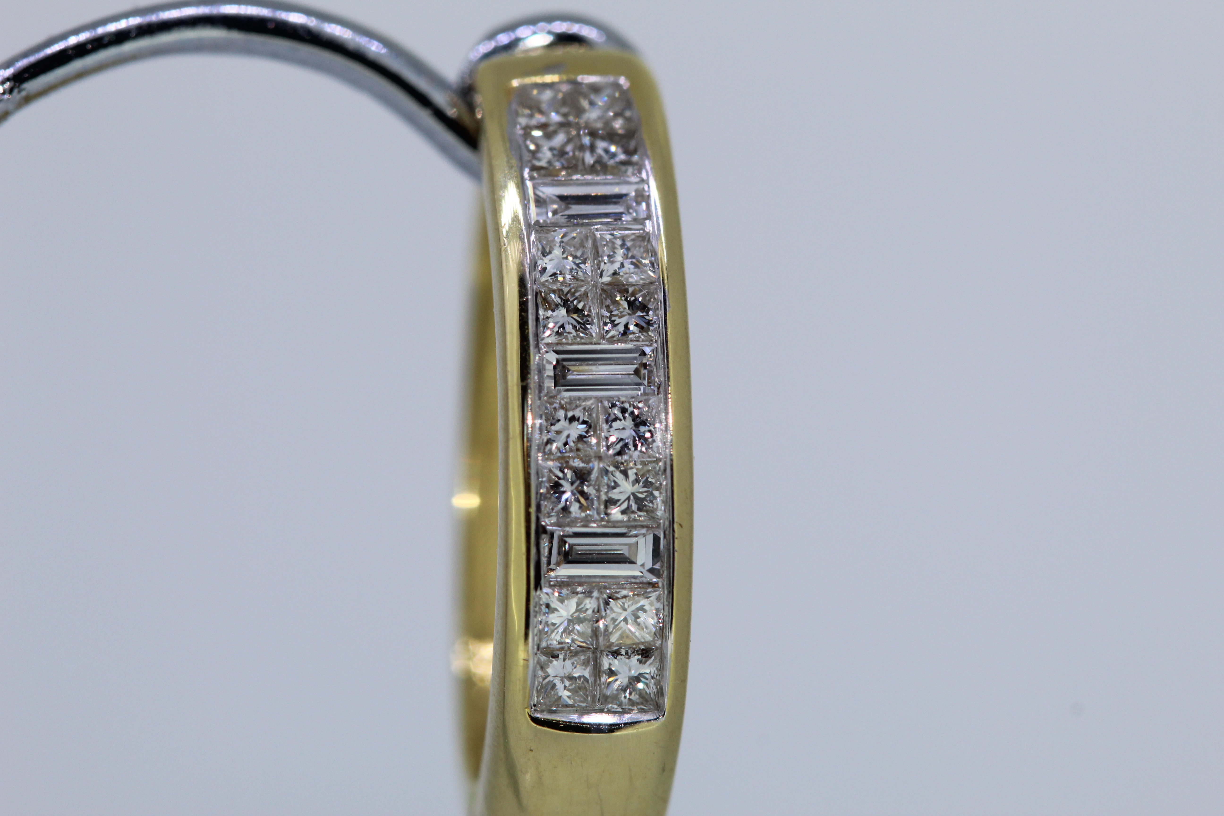 18ct Yellow Gold Diamond Clip Earrings - Image 5 of 5