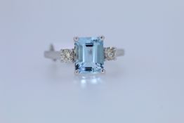 14ct Hallmark White Gold Aquamarine And Diamond Ring