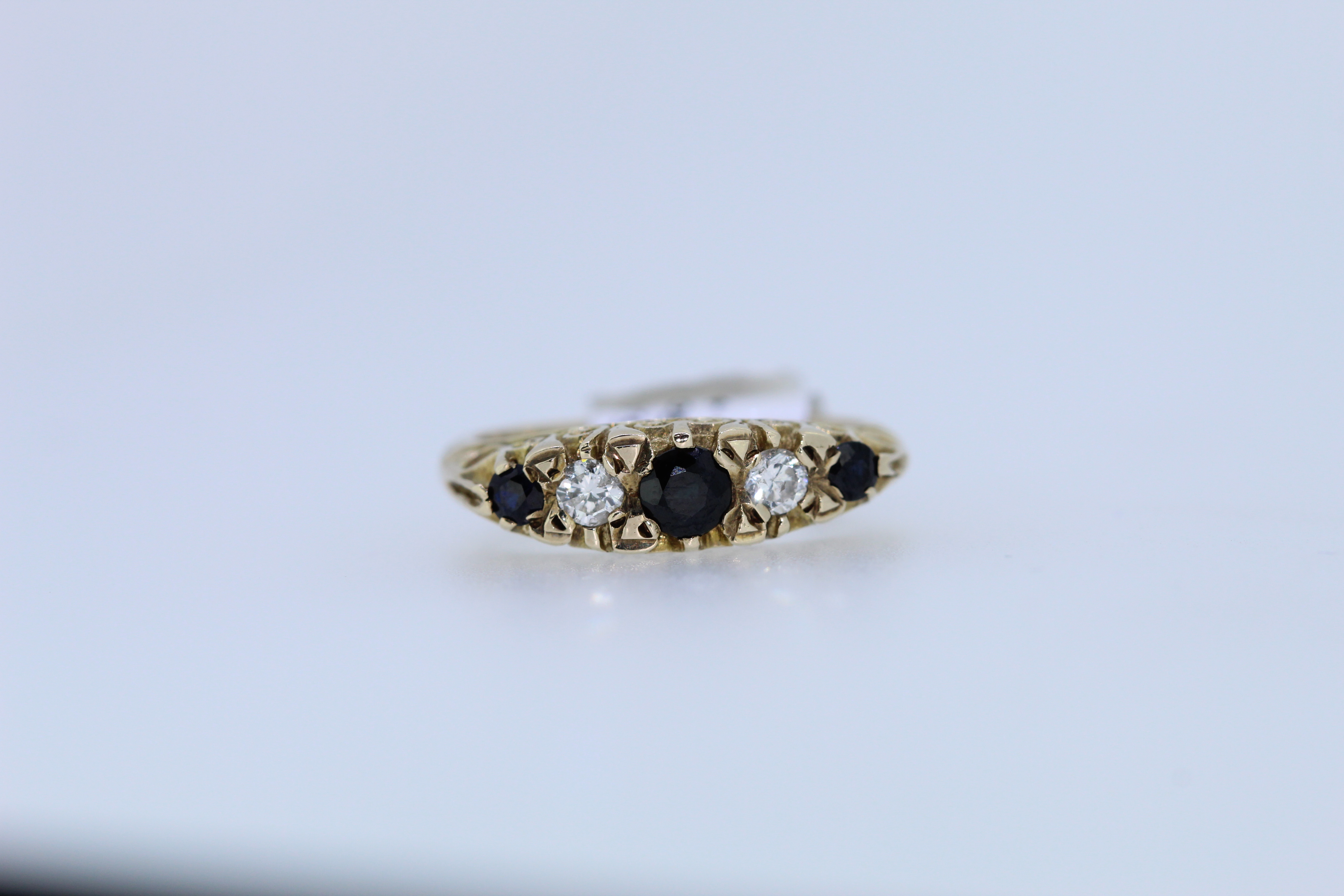9ct Yellow Gold Sapphire And Diamond Ring - Image 2 of 5