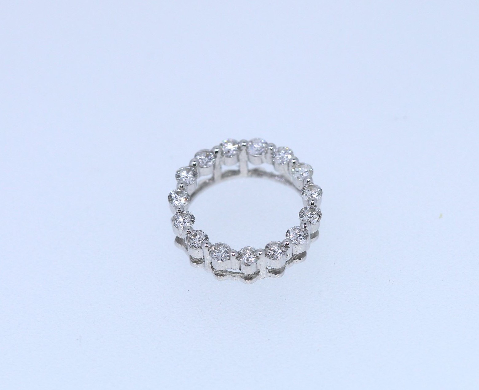 18k White Gold Diamond Halo Pendant - Image 3 of 4