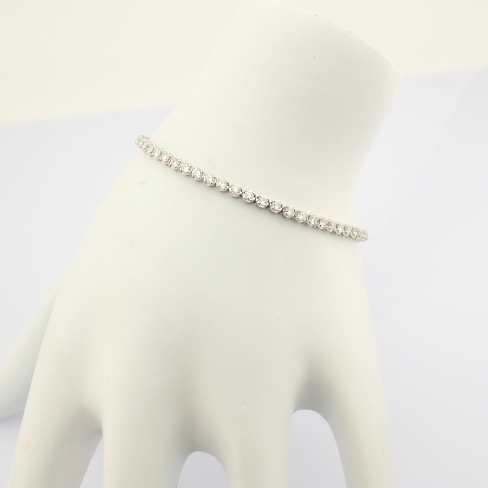HRD Antwerp Certified 2,50 Ct. Diamond Tennis Bracelet (Crown) - 14K White Gold     8.35 g White - Image 11 of 14
