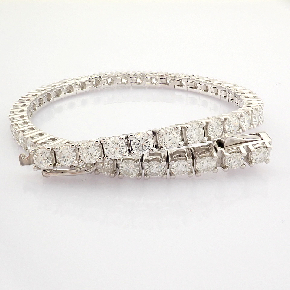 HRD Antwerp Certified 18K White Gold Diamond Bracelet (Total 5.3 Ct. Stone) 18K White Gold