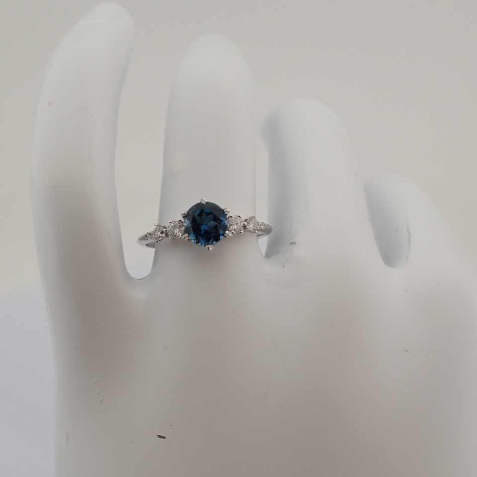 HRD Antwerp Certified 14K White Gold Diamond & London Blue Topaz Ring (Total 1.04 Ct. Stone) 14K - Image 5 of 8