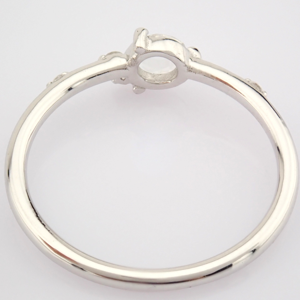 HRD Antwerp Certified 14K White Gold Diamond Ring (Total 0.22 Ct. Stone) 14K White Gold Ring - Image 3 of 12