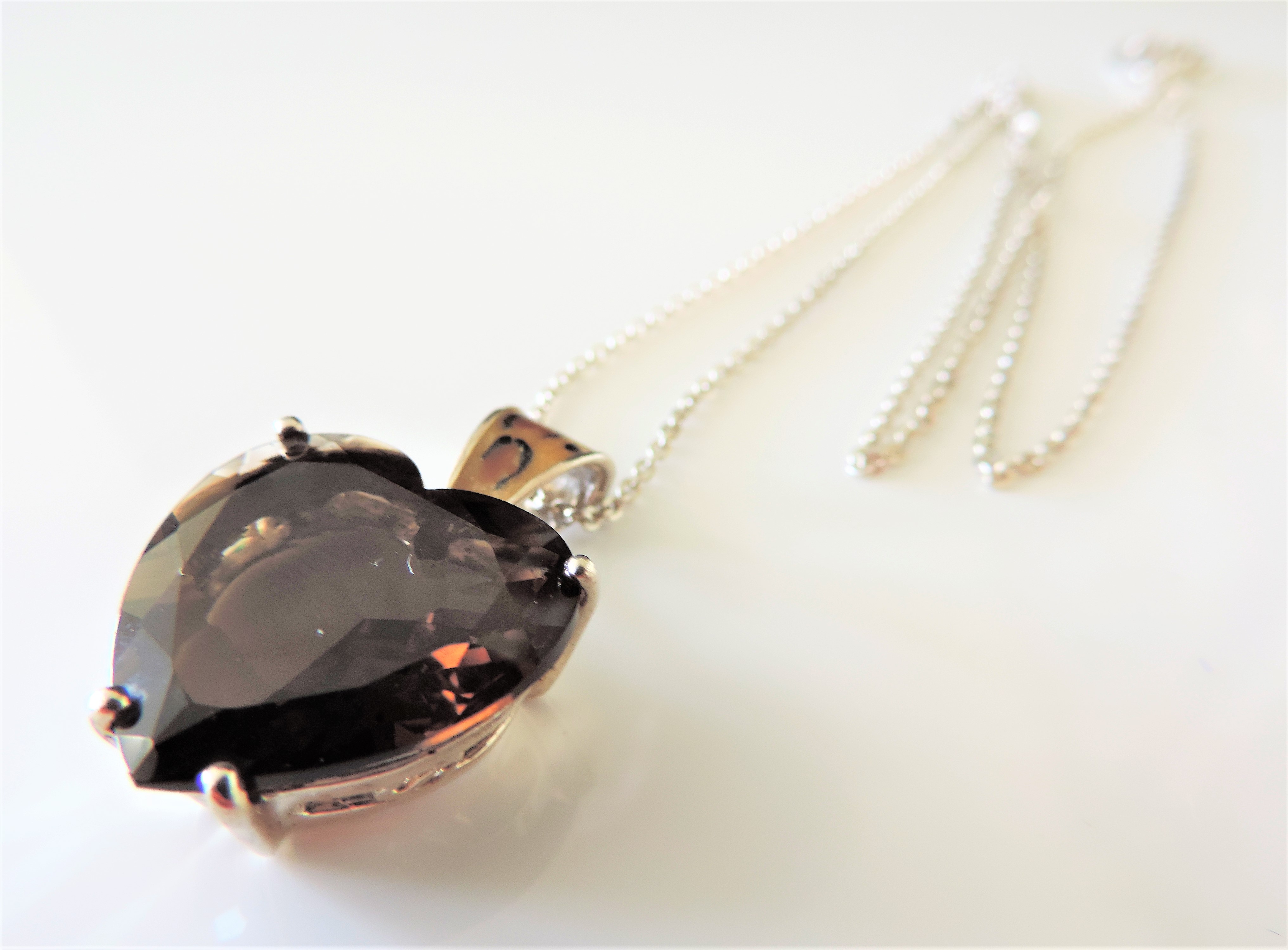 15.33 ct Heart Smokey Quartz Pendant Necklace - Image 2 of 3