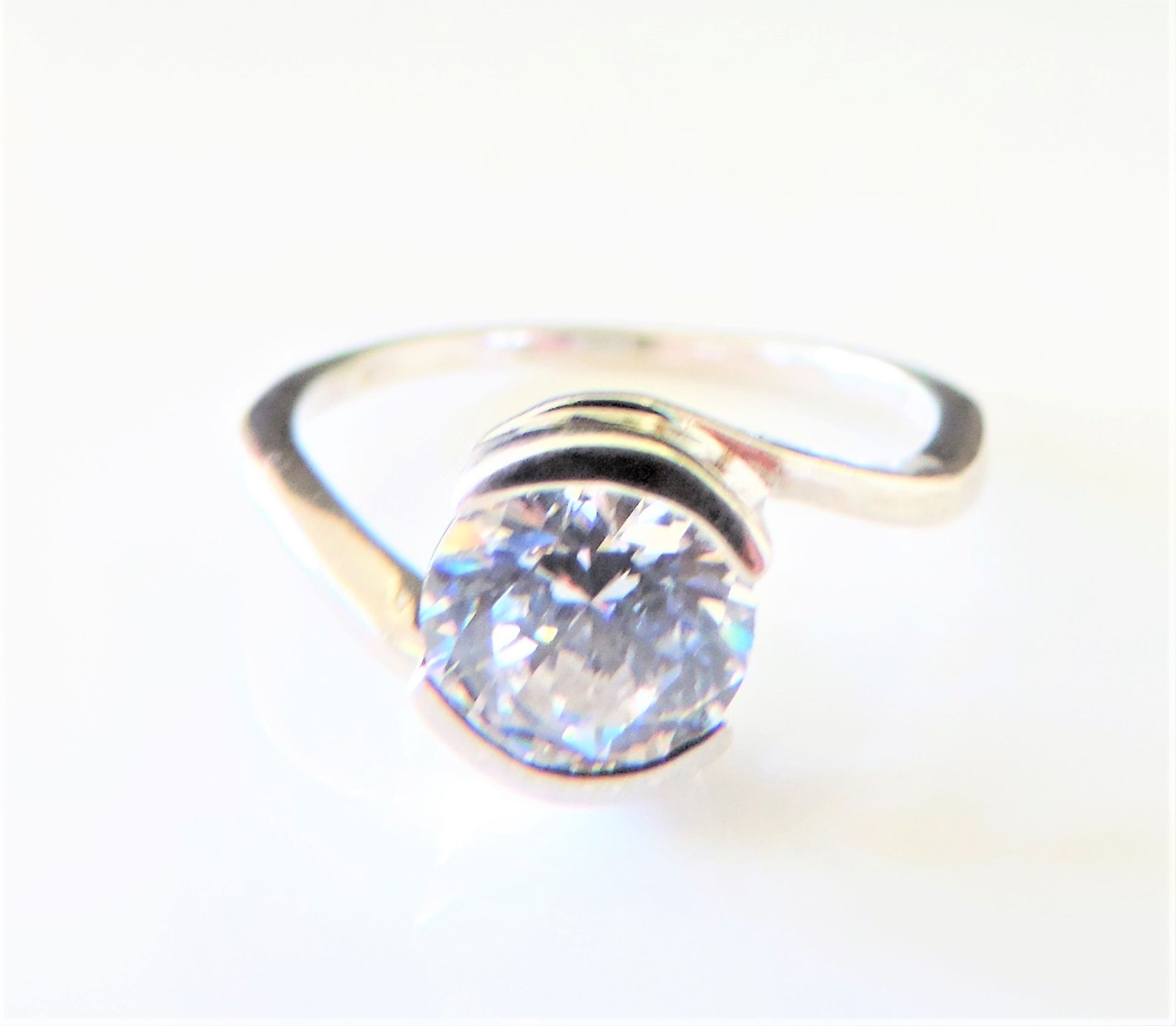Sterling Silver 1.25 ct Moissanite Solitaire Engagement/Dress Ring - Image 2 of 5