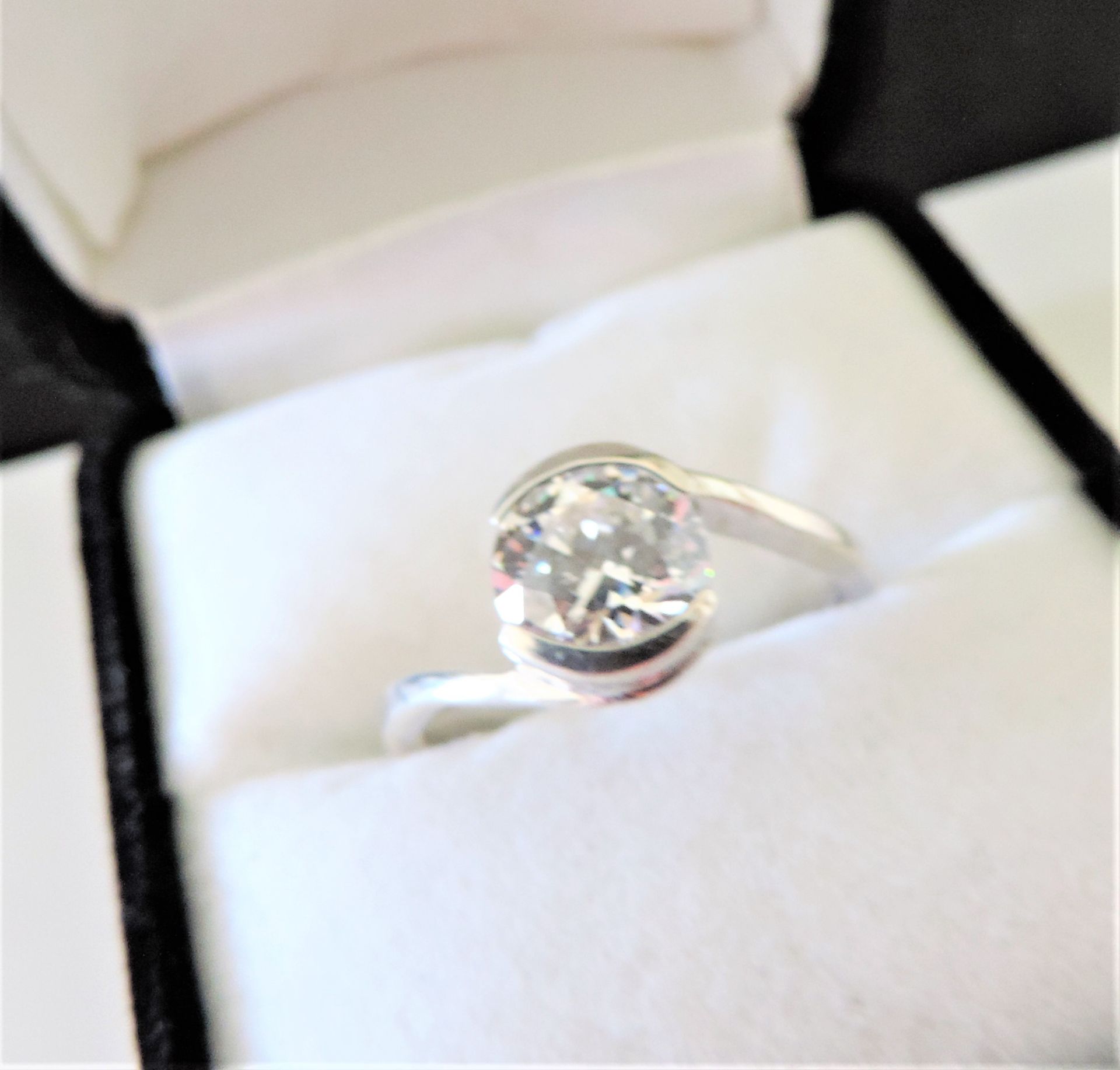 Sterling Silver 1.25 ct Moissanite Solitaire Engagement/Dress Ring - Image 4 of 5