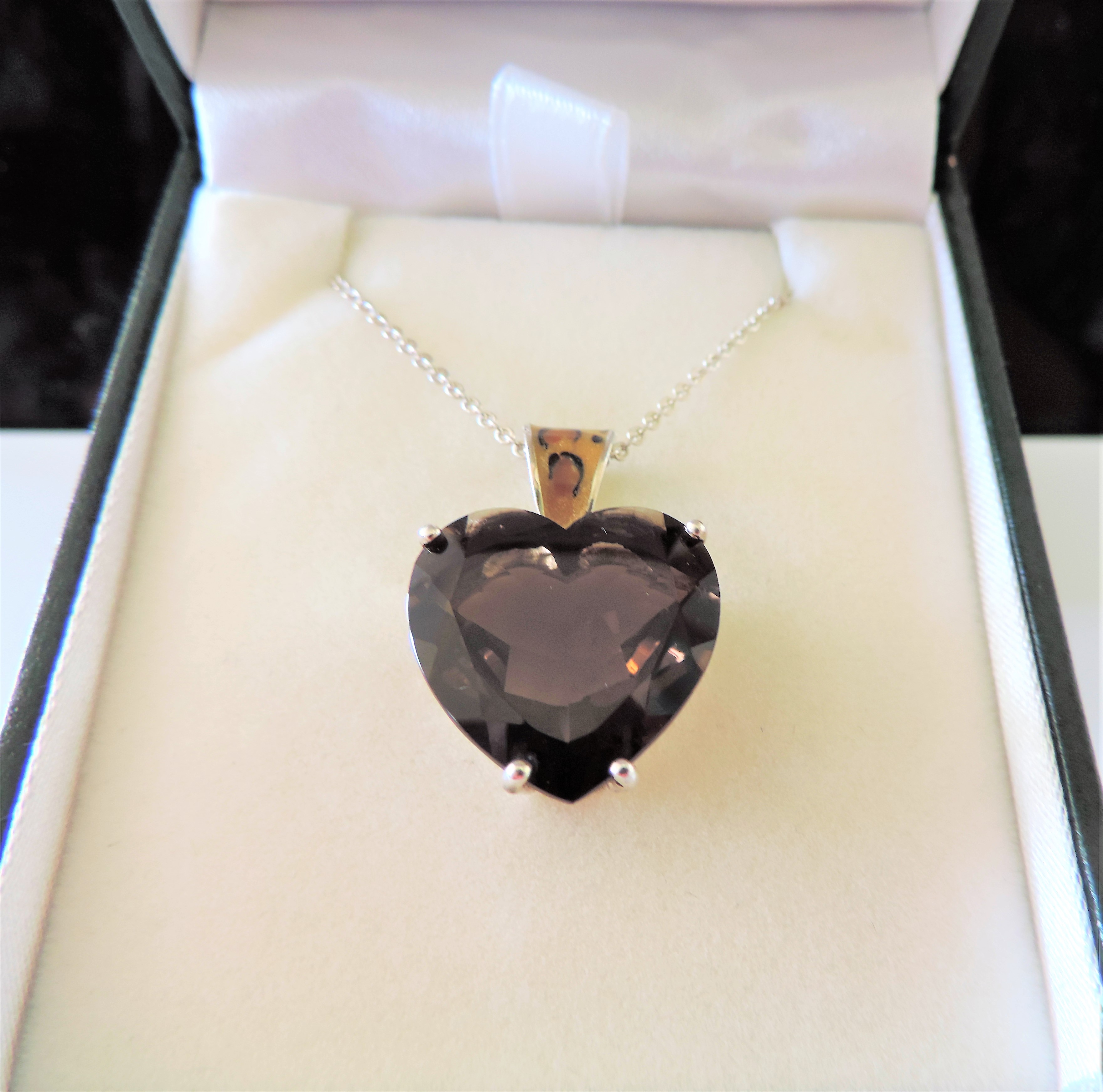 15.33 ct Heart Smokey Quartz Pendant Necklace - Image 3 of 3