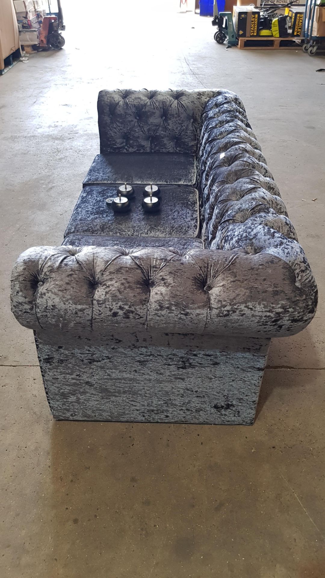 1x Chesterfield Crushed Velvet 3 Seater Sofa Petrol Blue RRP £450. (H)750 x (D)850 x (W)2000mm - Image 4 of 8
