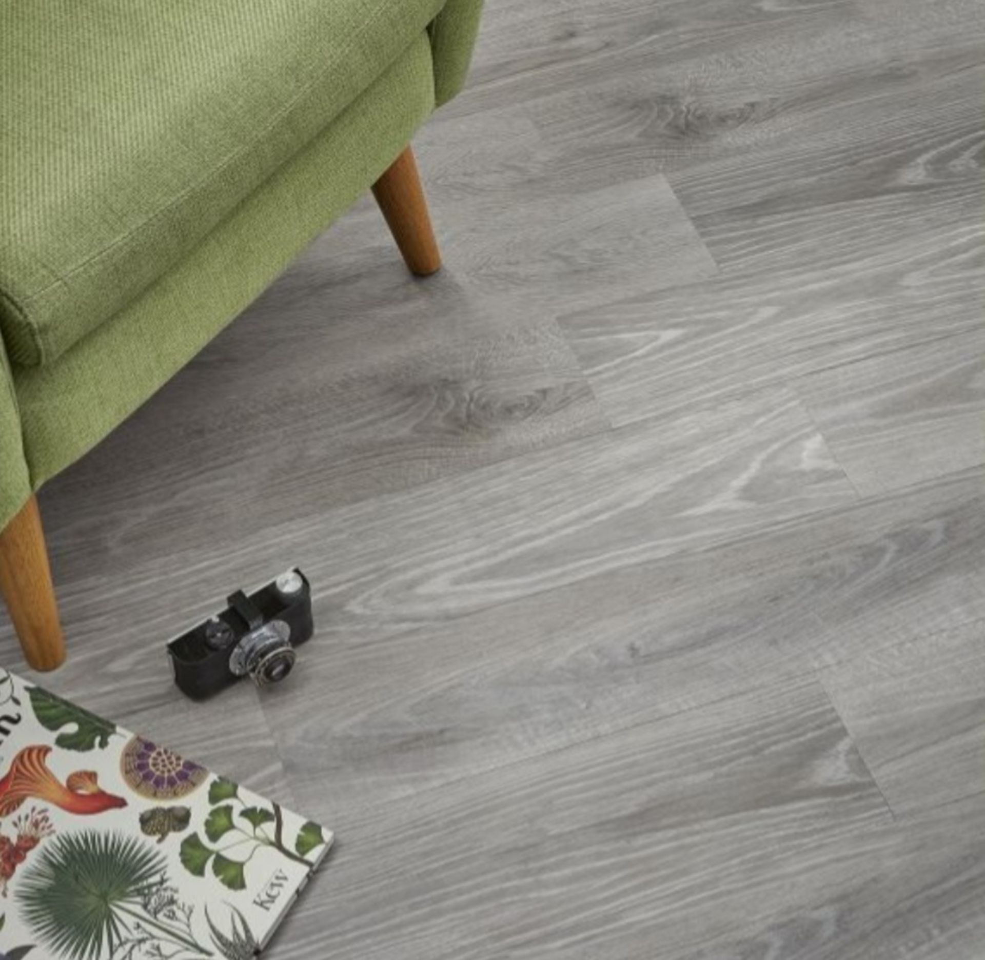 R10 LVT Mid Grey Laminate flooring pallet deal