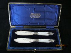 Pair Of Antique fruit Knifes With Mother Of Pearl Handles in Case