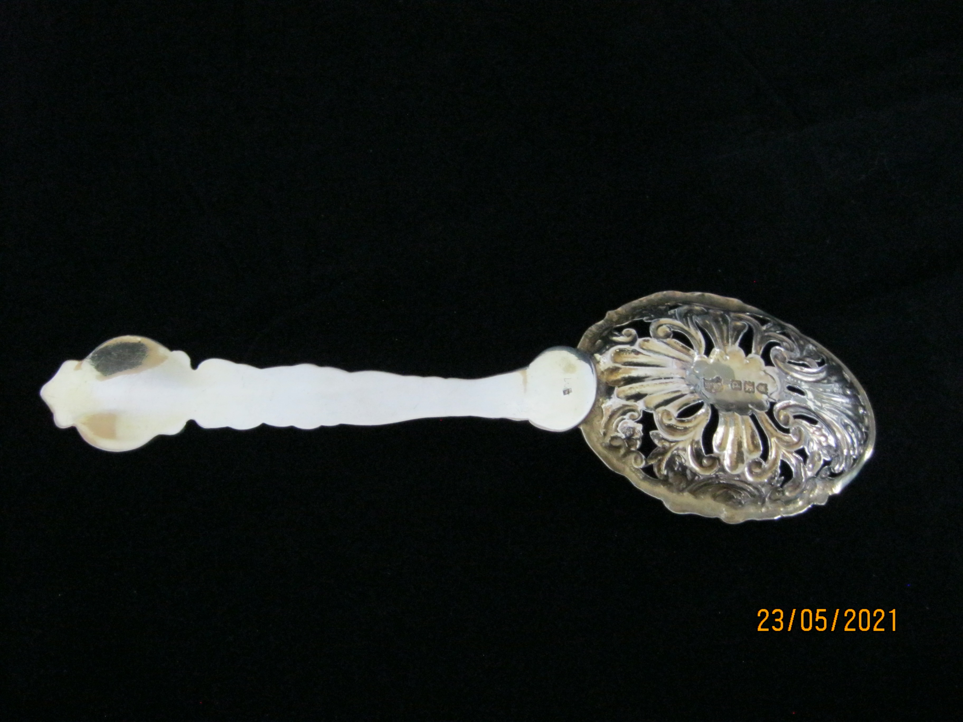 Antique Solid Silver Berry Spoon 1899 London - Image 4 of 6