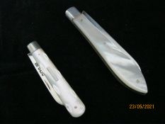 Pair Of Vintage Mother Of Pearl Sterling Silver folding Fruit Knives 1905