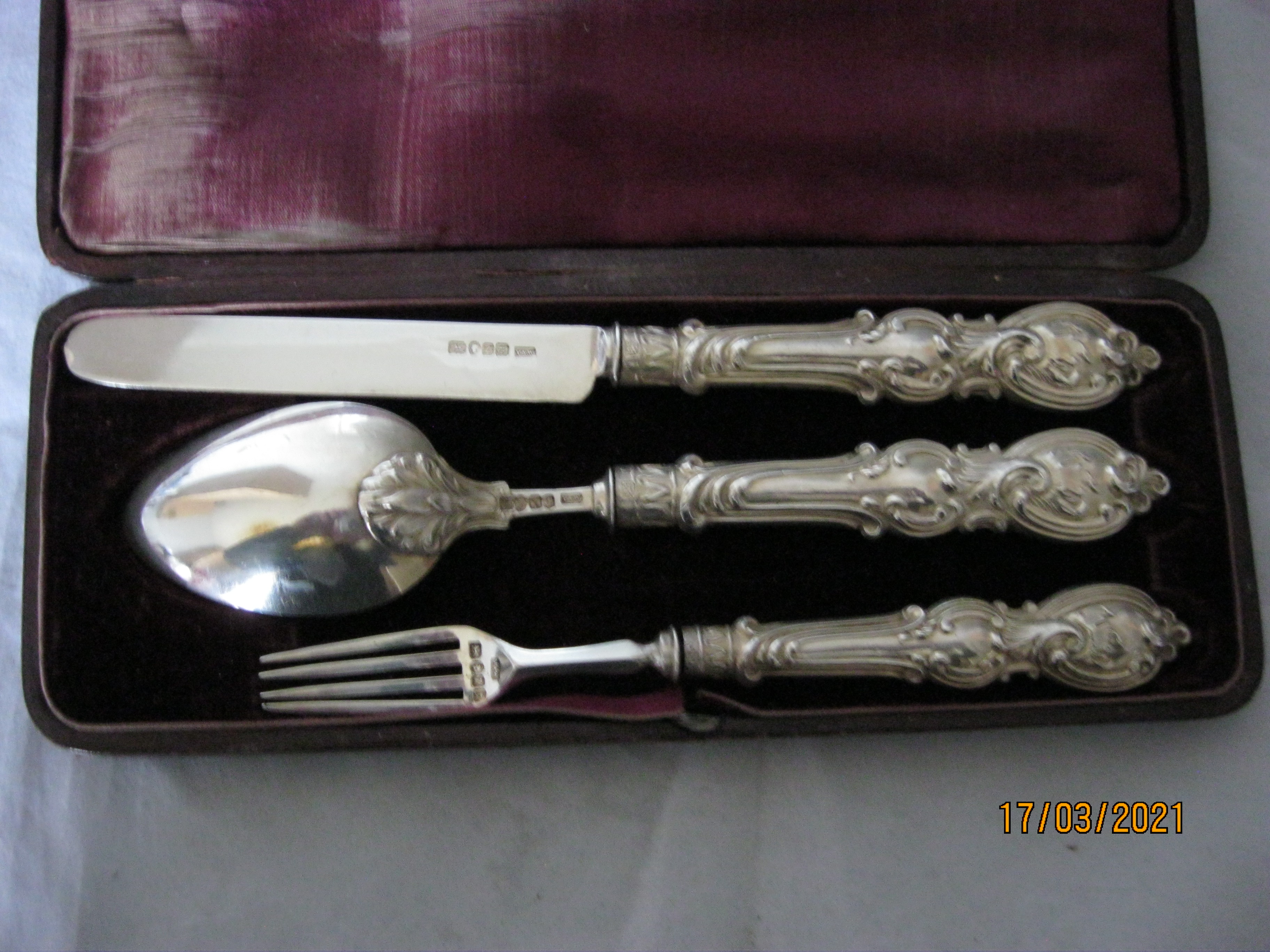Antique Sterling Silver Early Victorian Three Piece Christening Set In Case. - Image 10 of 10