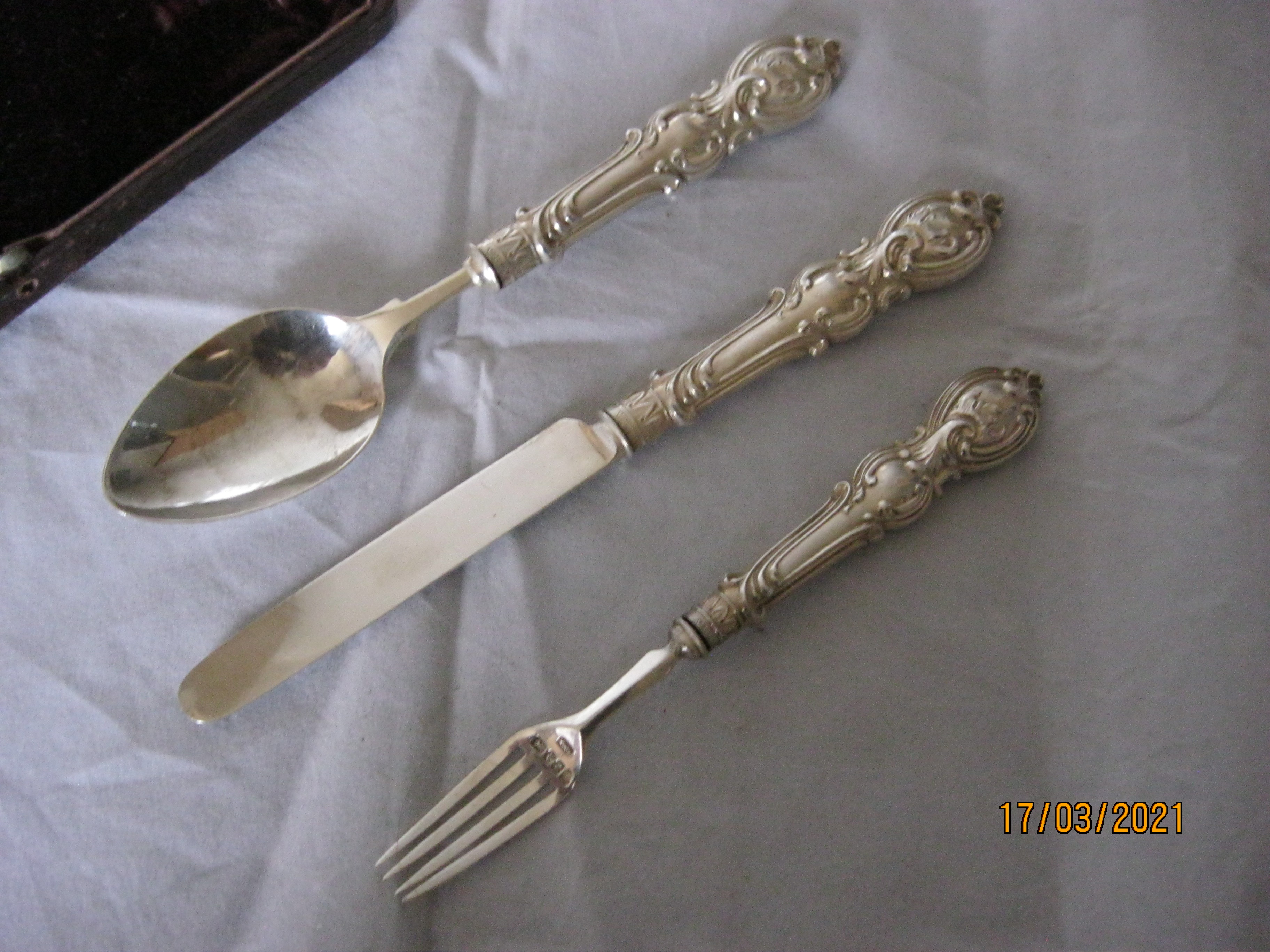 Antique Sterling Silver Early Victorian Three Piece Christening Set In Case. - Image 3 of 10