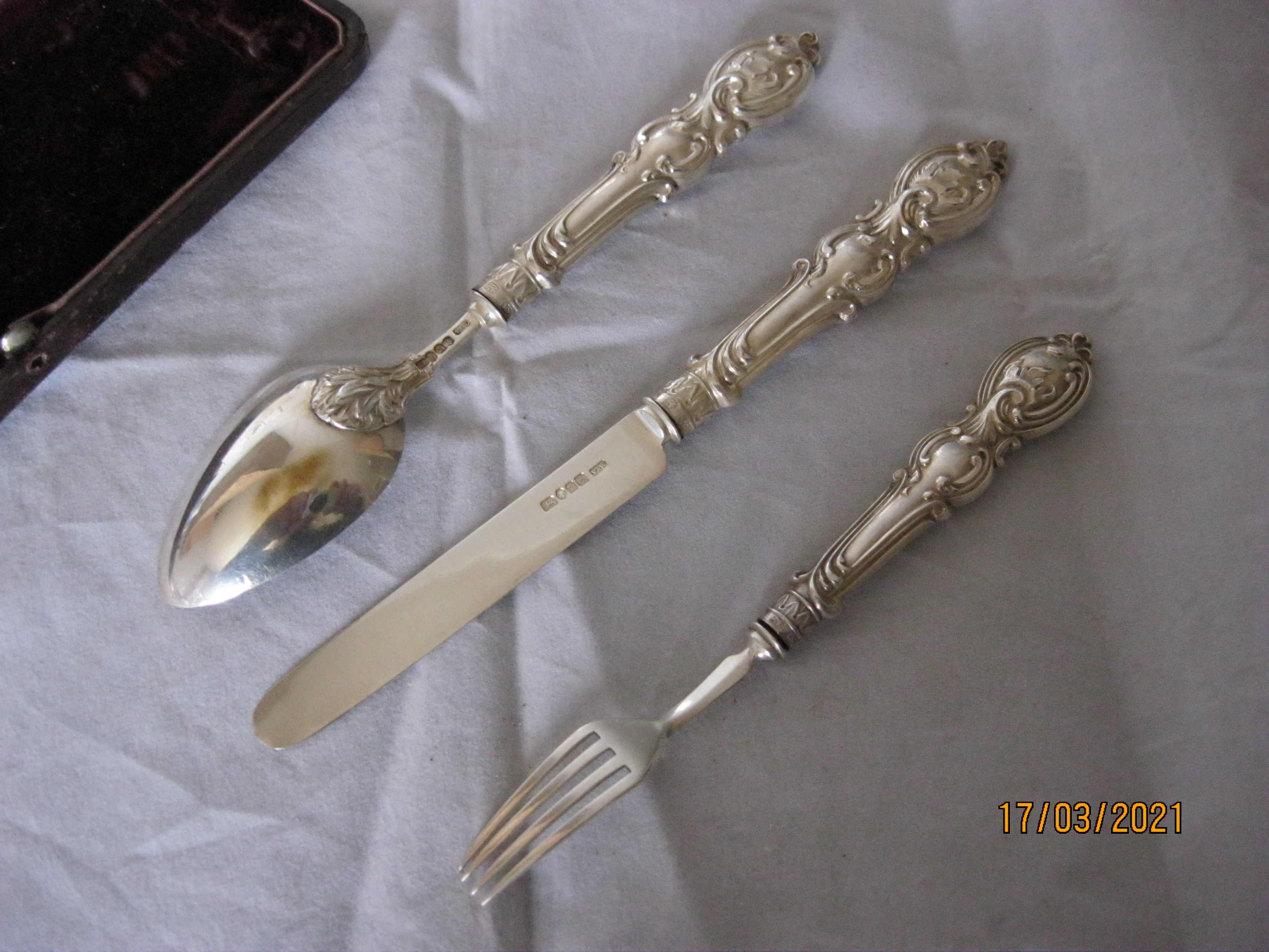 Antique Sterling Silver Early Victorian Three Piece Christening Set In Case. - Image 6 of 10