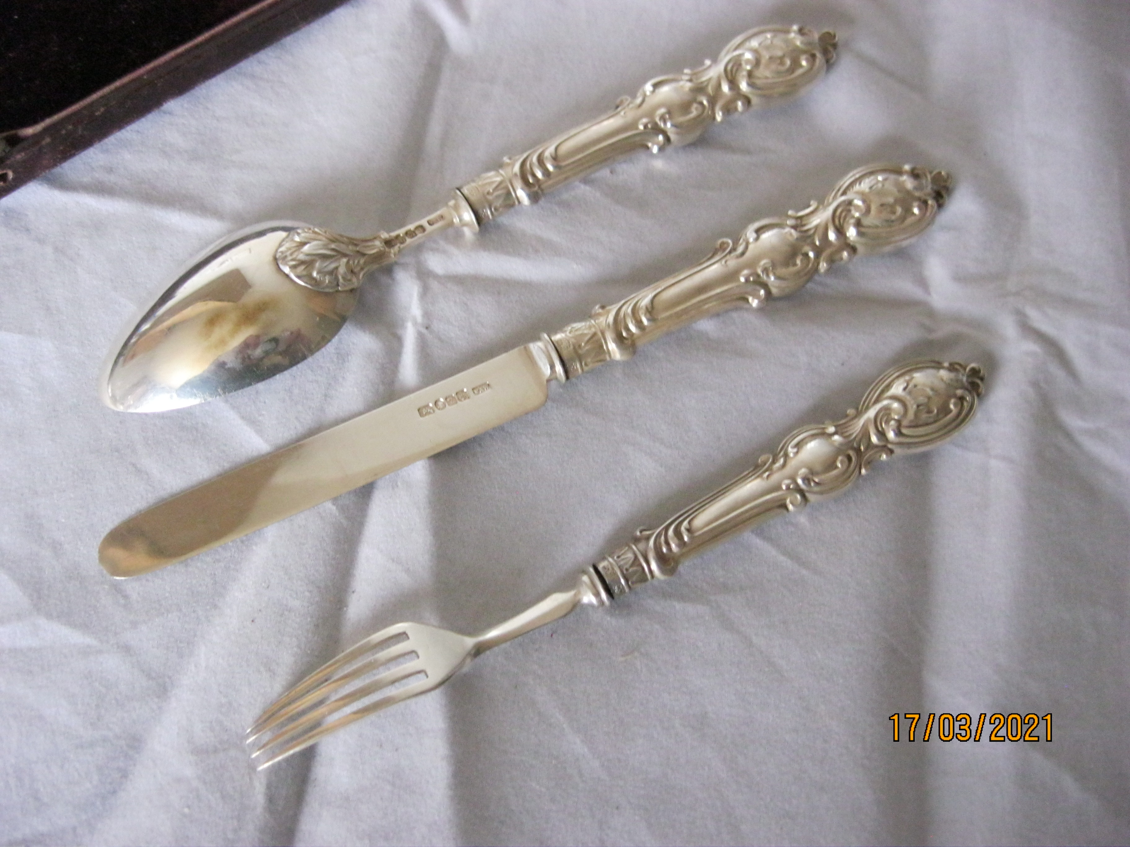 Antique Sterling Silver Early Victorian Three Piece Christening Set In Case. - Image 7 of 10