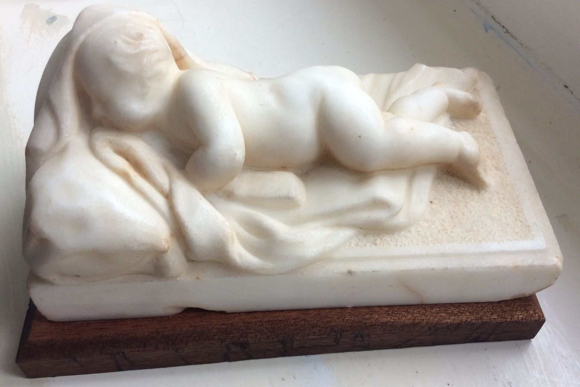 White Marble Sculpture of a Sleeping Child - Image 6 of 10