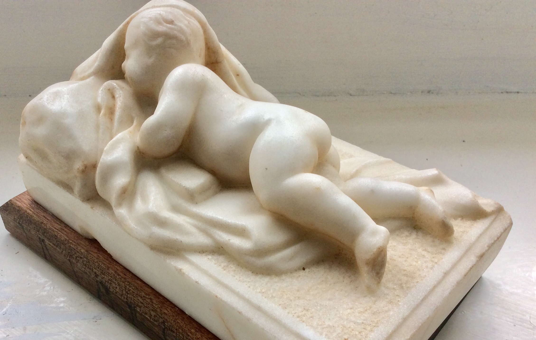 White Marble Sculpture of a Sleeping Child - Image 2 of 10