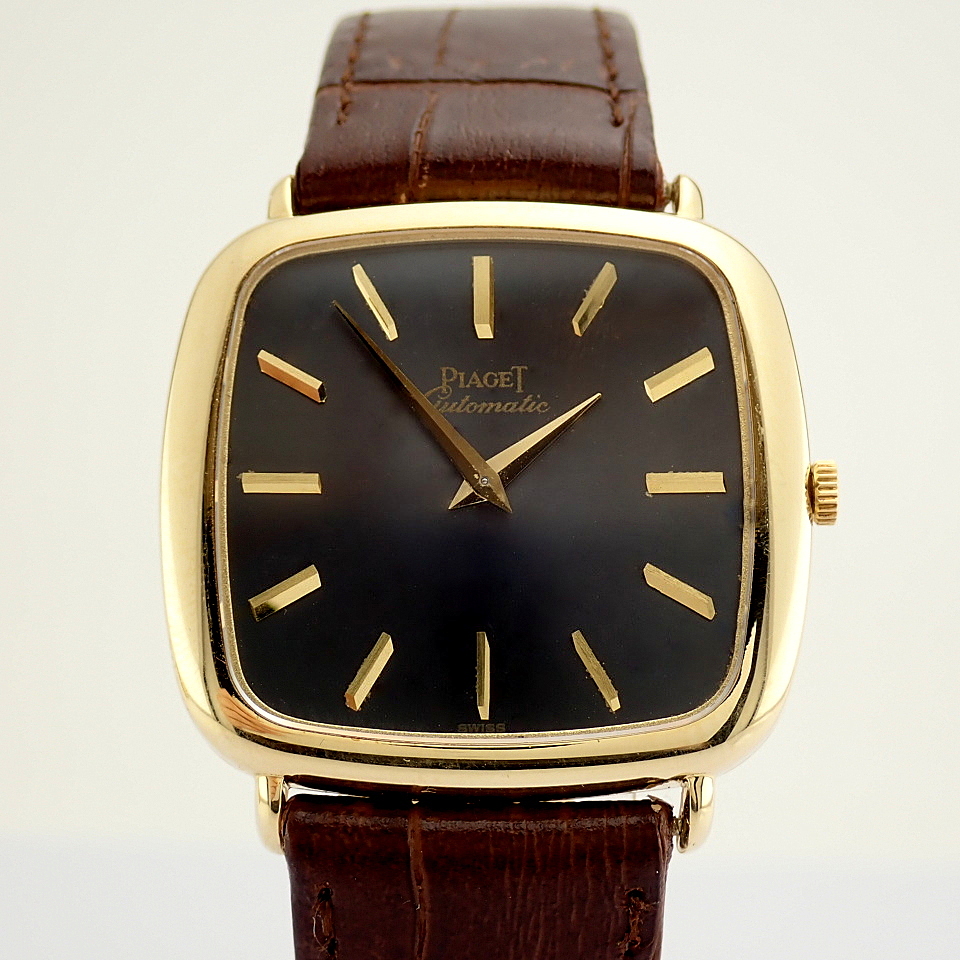 Piaget / 18K - Gentlemen's Yellow gold Wrist Watch