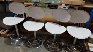 (R6C) 4x White And Chrome Lever Arm Bar Stools