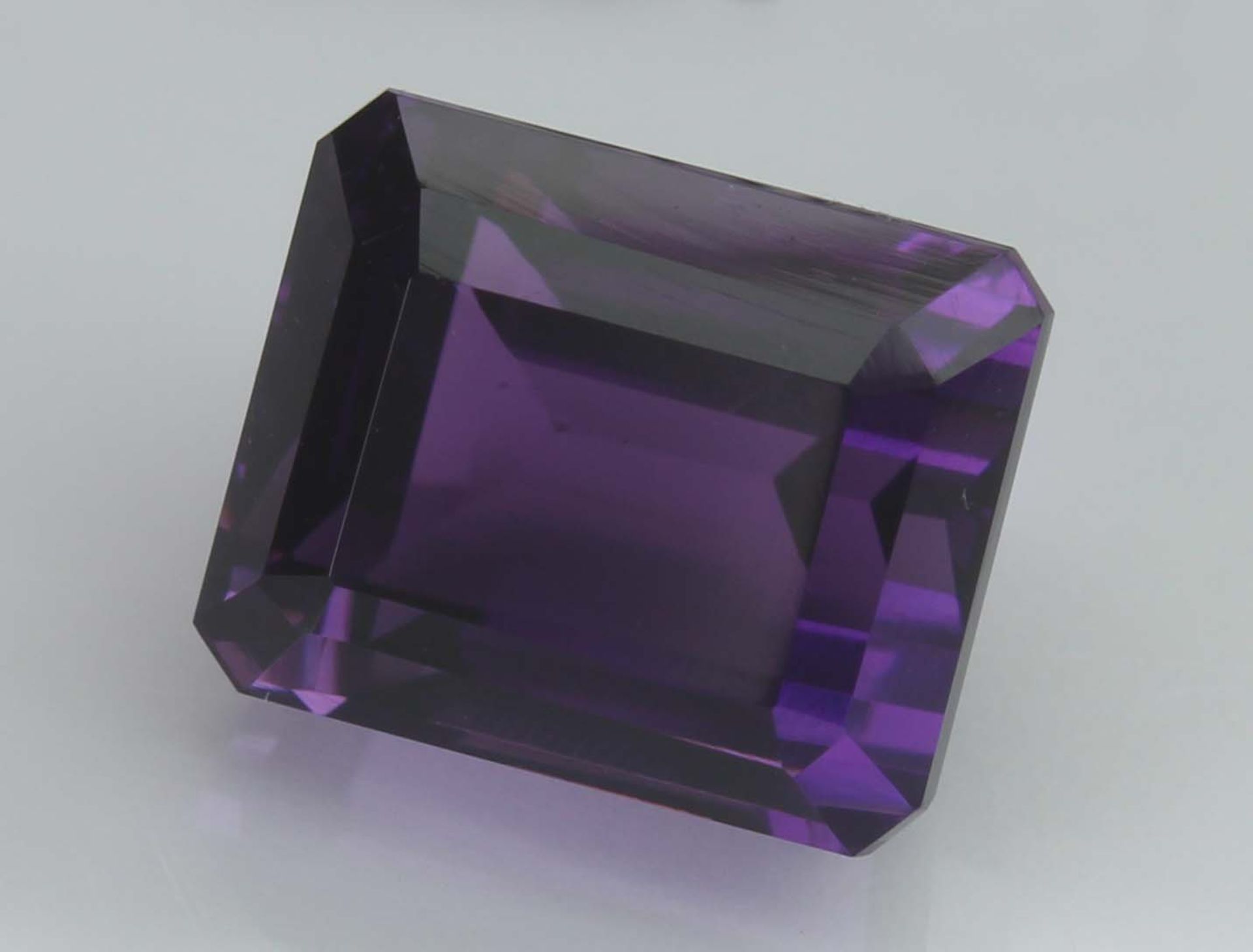 Amethyst 8.85 Ct - Image 2 of 5