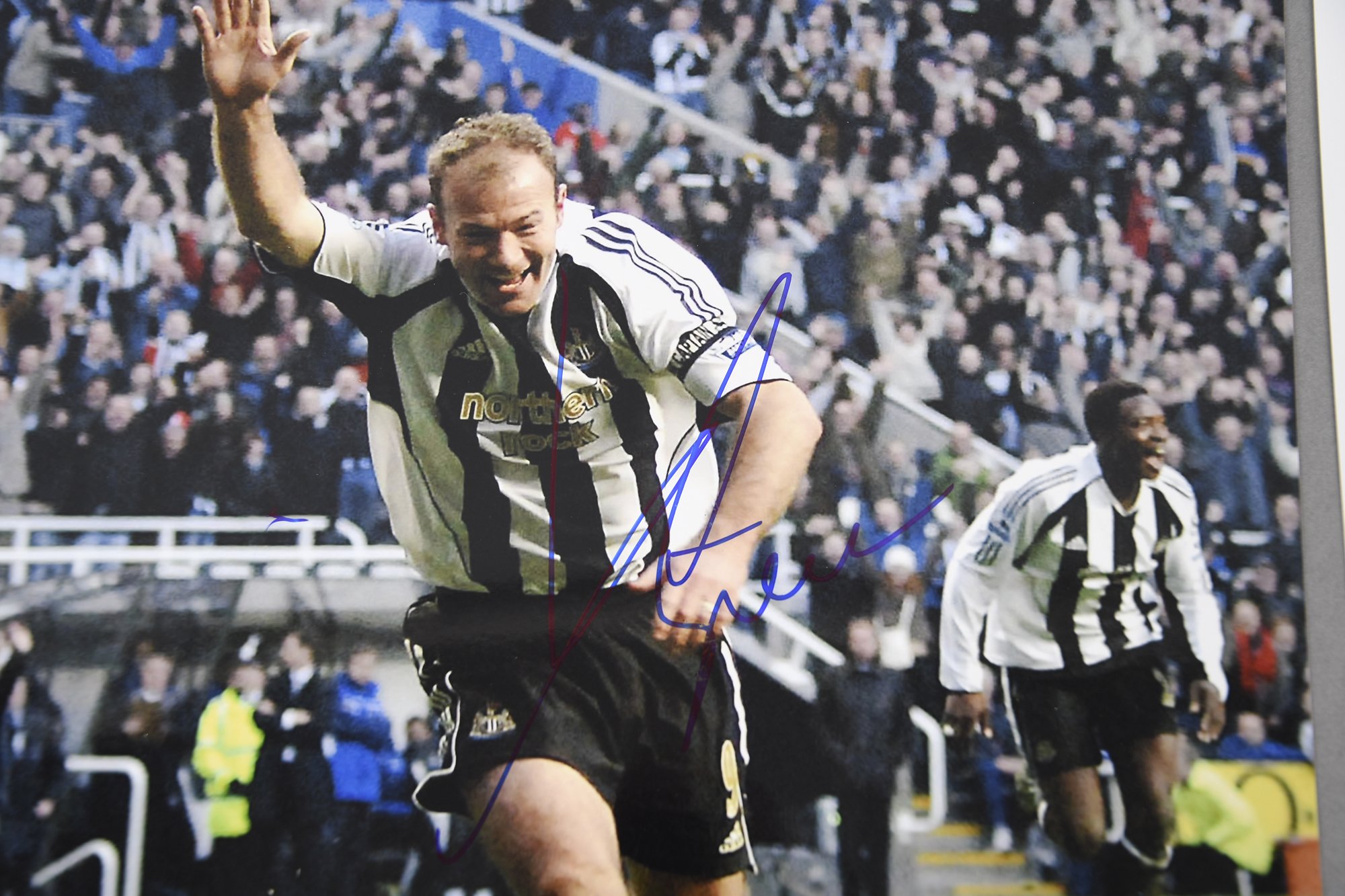 NEWCASTLE LADS Original signature on photo. - Image 2 of 5