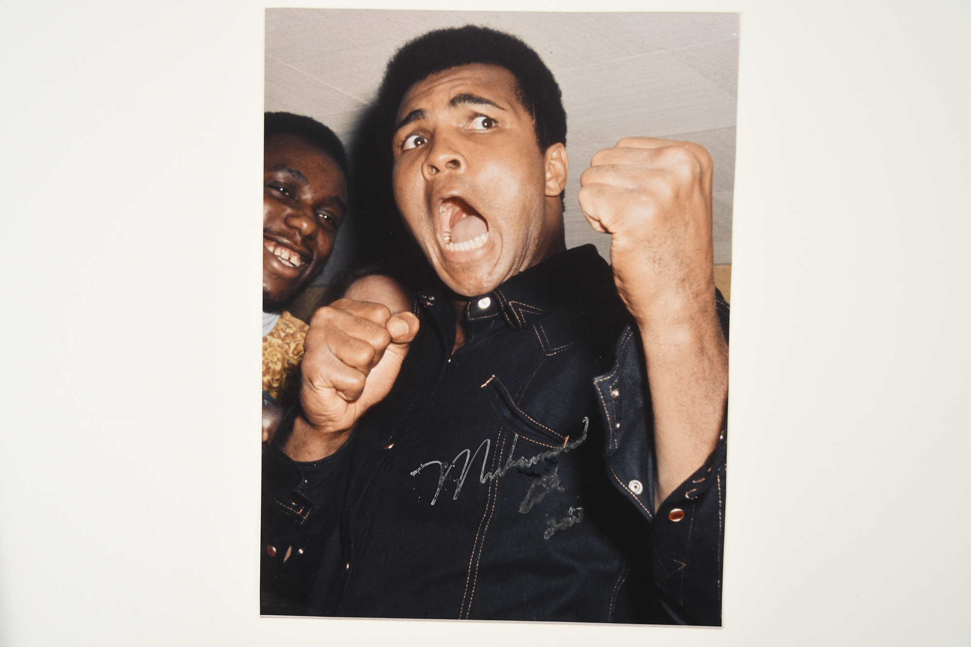 MUHAMMAD ALI (1942 - 2016) Original signature.