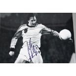 JOHAN CRUYFF (1947 - 2016) Original signature on photo.