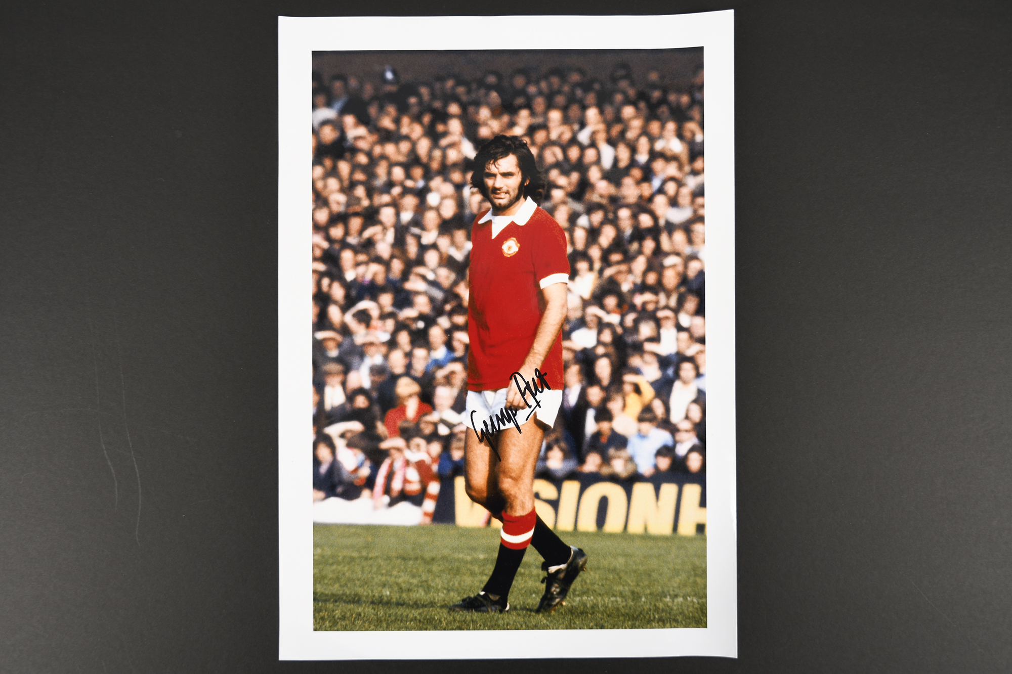 GEORGE BEST Original signature on photo.