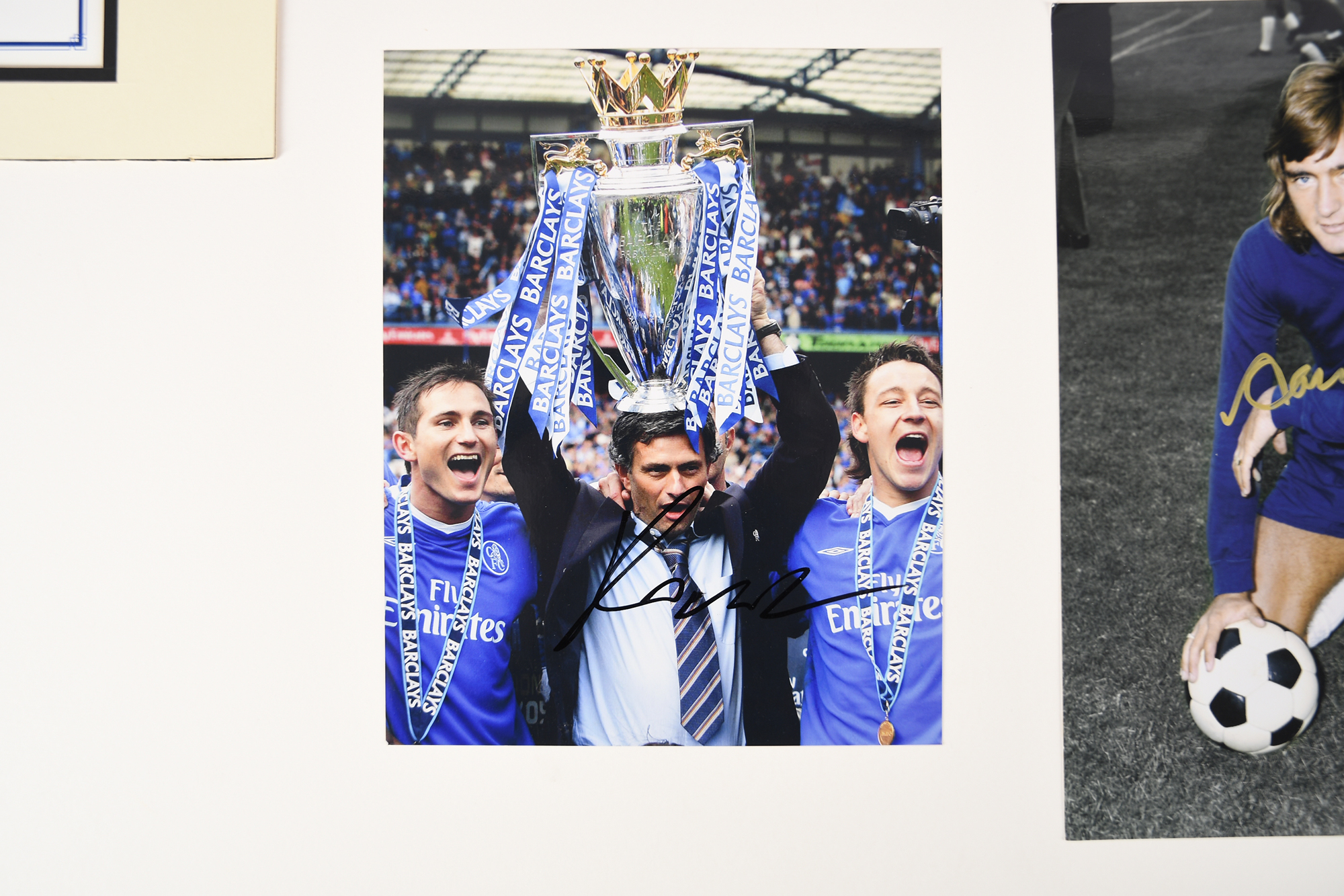 CHELSEA STARS & SIGNED FLAG Original Signature - Image 11 of 11