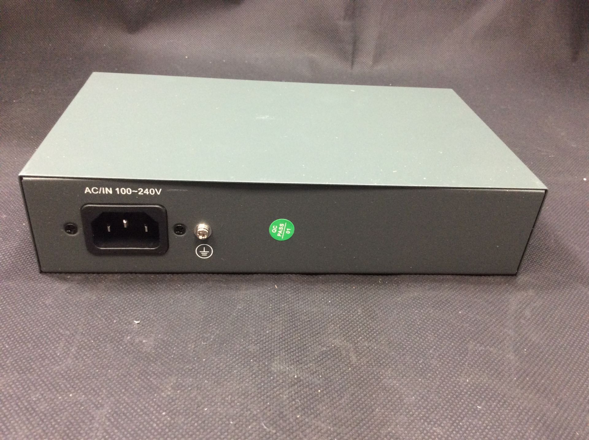 Yuanley smart poe switch - Image 2 of 2