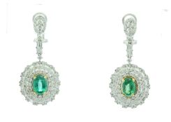 18k White Gold Diamond And Emerald Drop Earrings (E2.61) 3.74 Carats