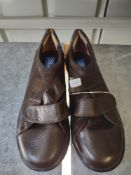 Brown velcro fastening child's shoes size 8 RRP £20 Grade A