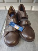 Brown velcro fastening child's shoes size 6 RRP £20 Grade A