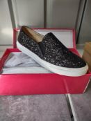 Ladies slip on Shoes size 40 RRP £30 Grade A