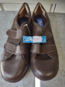 Brown velcro fastening child's shoes size 8 RRP £20 Grade A