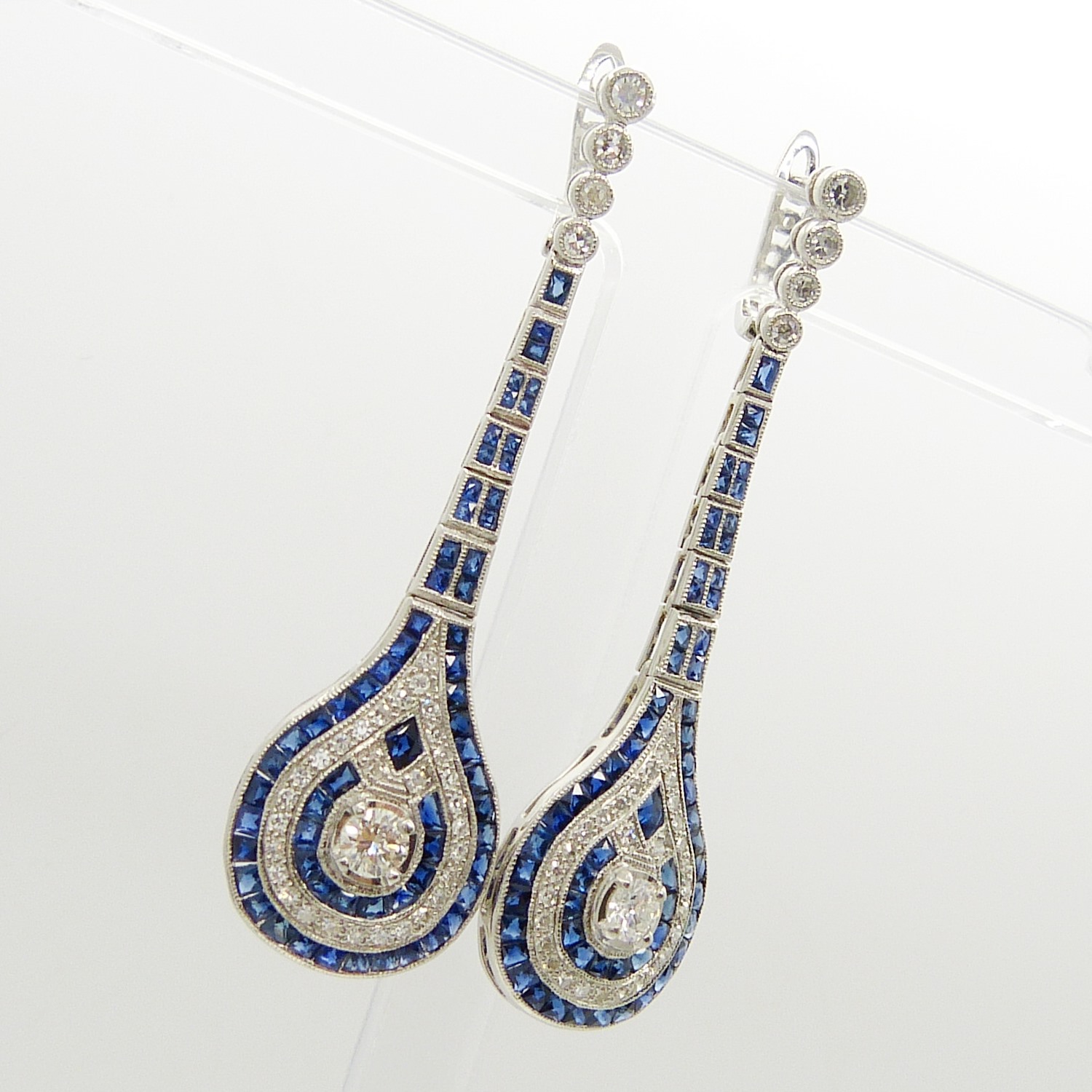 An outstanding pair of vintage-style long drop earrings set with diamonds and sapphires, boxed - Image 6 of 8