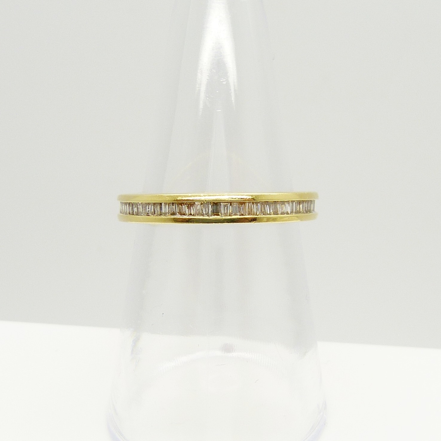 An 18ct yellow gold full eternity ring set with 0.50 carats of tapered baguette diamonds, certified - Image 5 of 7