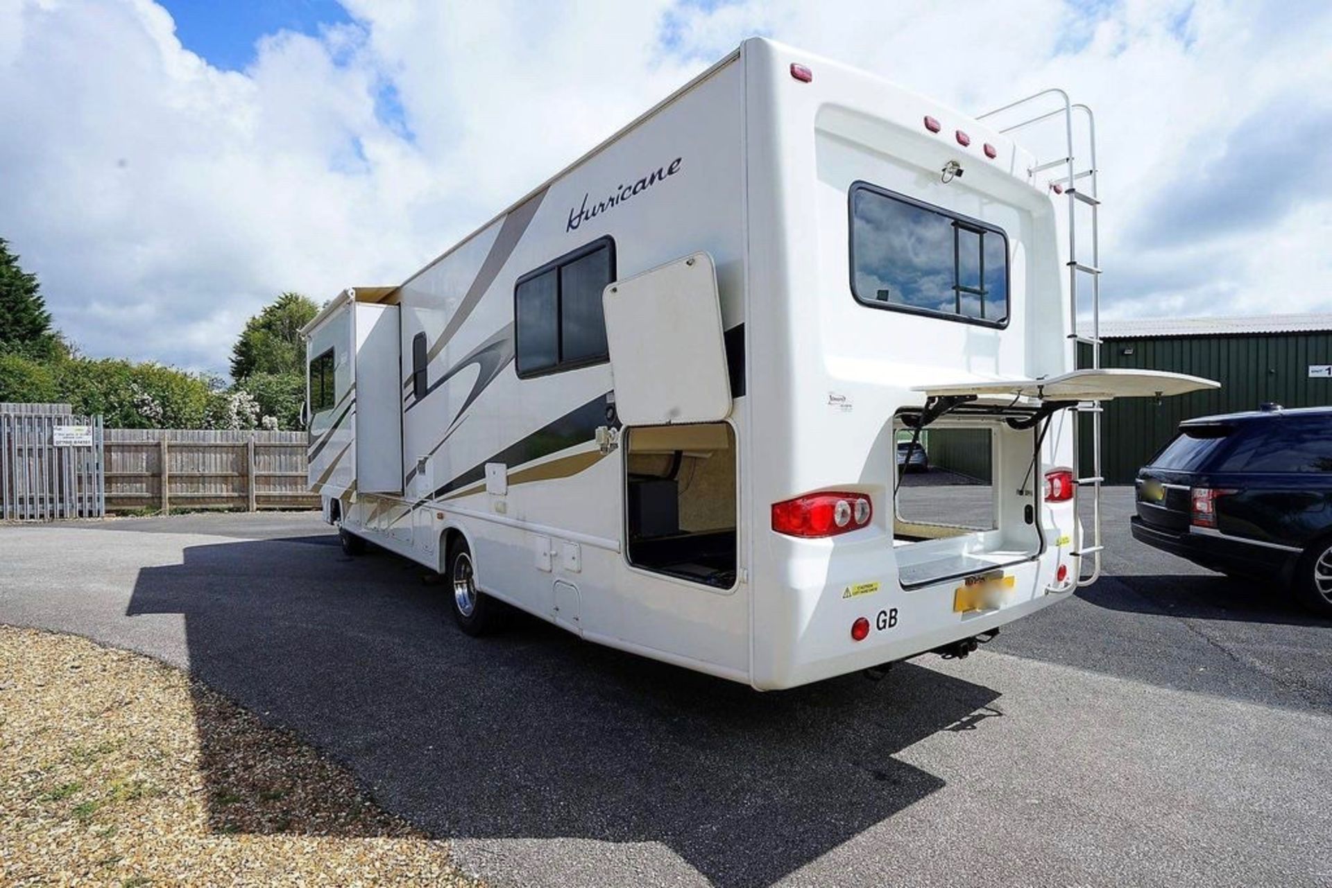 2009 Four Winds International Hurricane Motorhome - Image 17 of 22