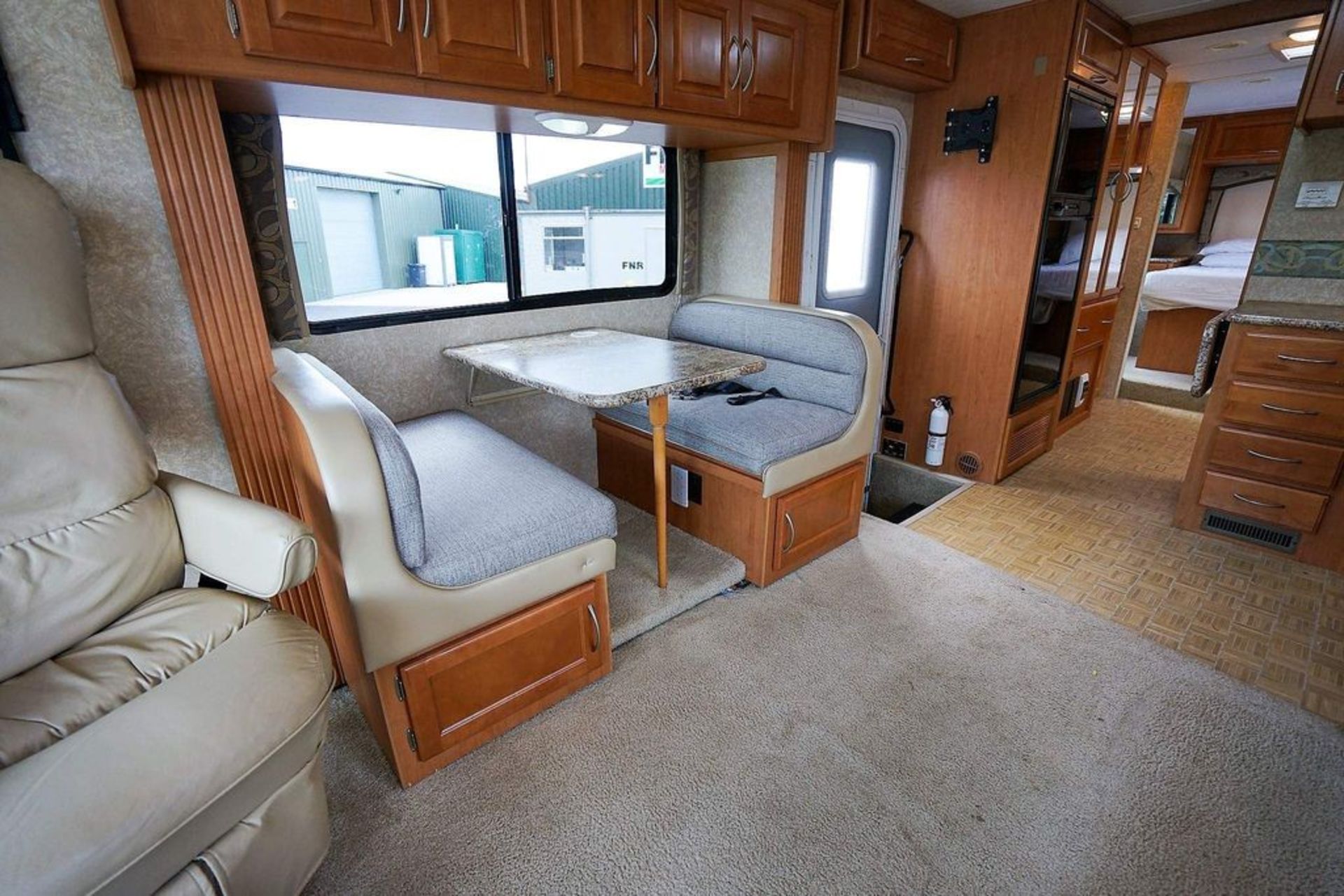 2009 Four Winds International Hurricane Motorhome - Image 6 of 22