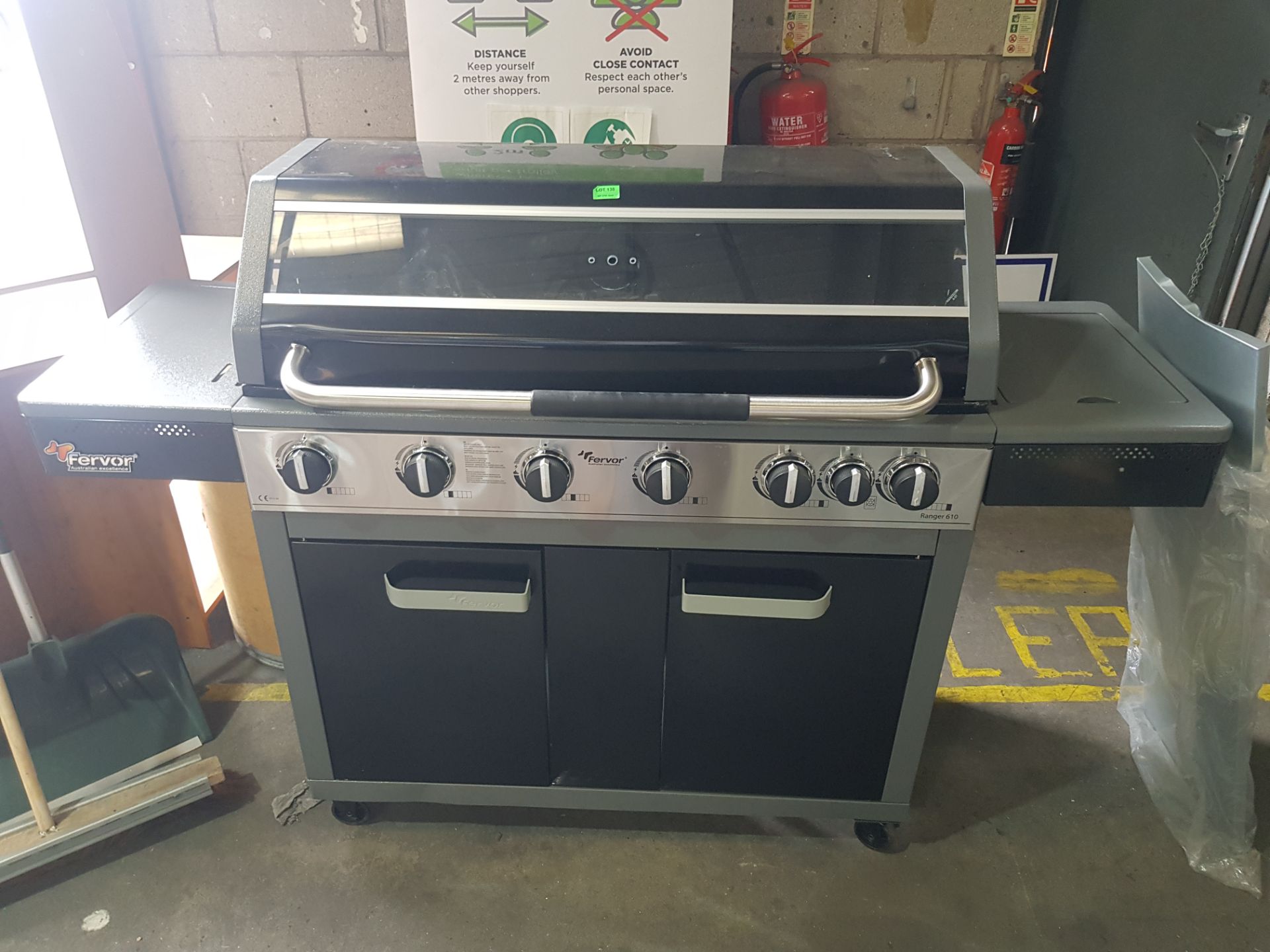 1x Fervor Ranger 610 Australian BBQ RRP £600 With 1x Fervor 6 Burner Cover. - Image 2 of 7