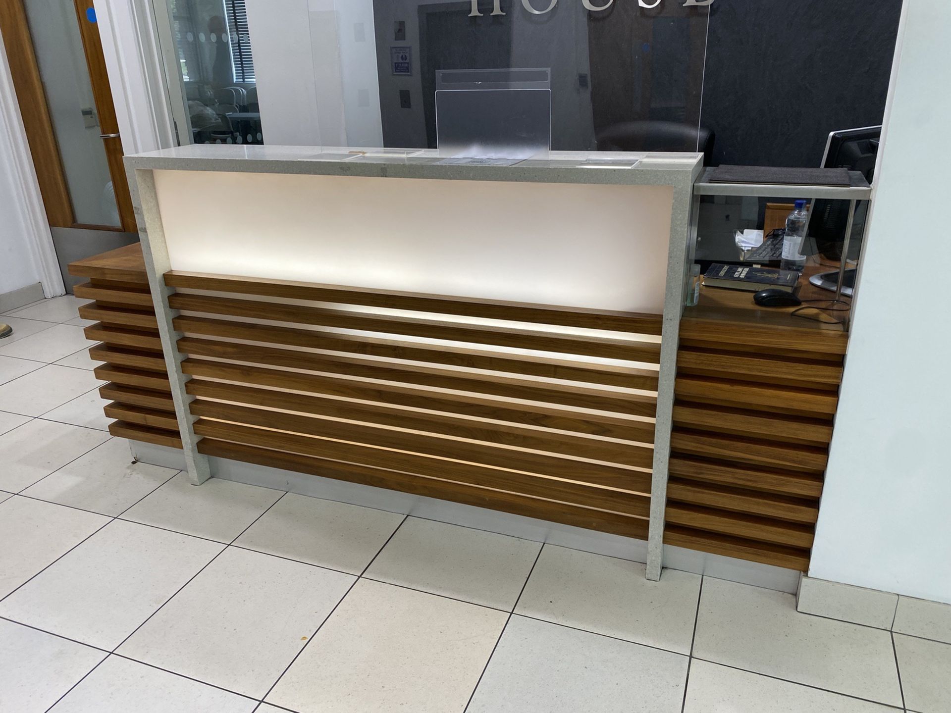 Reception desk - Image 2 of 3