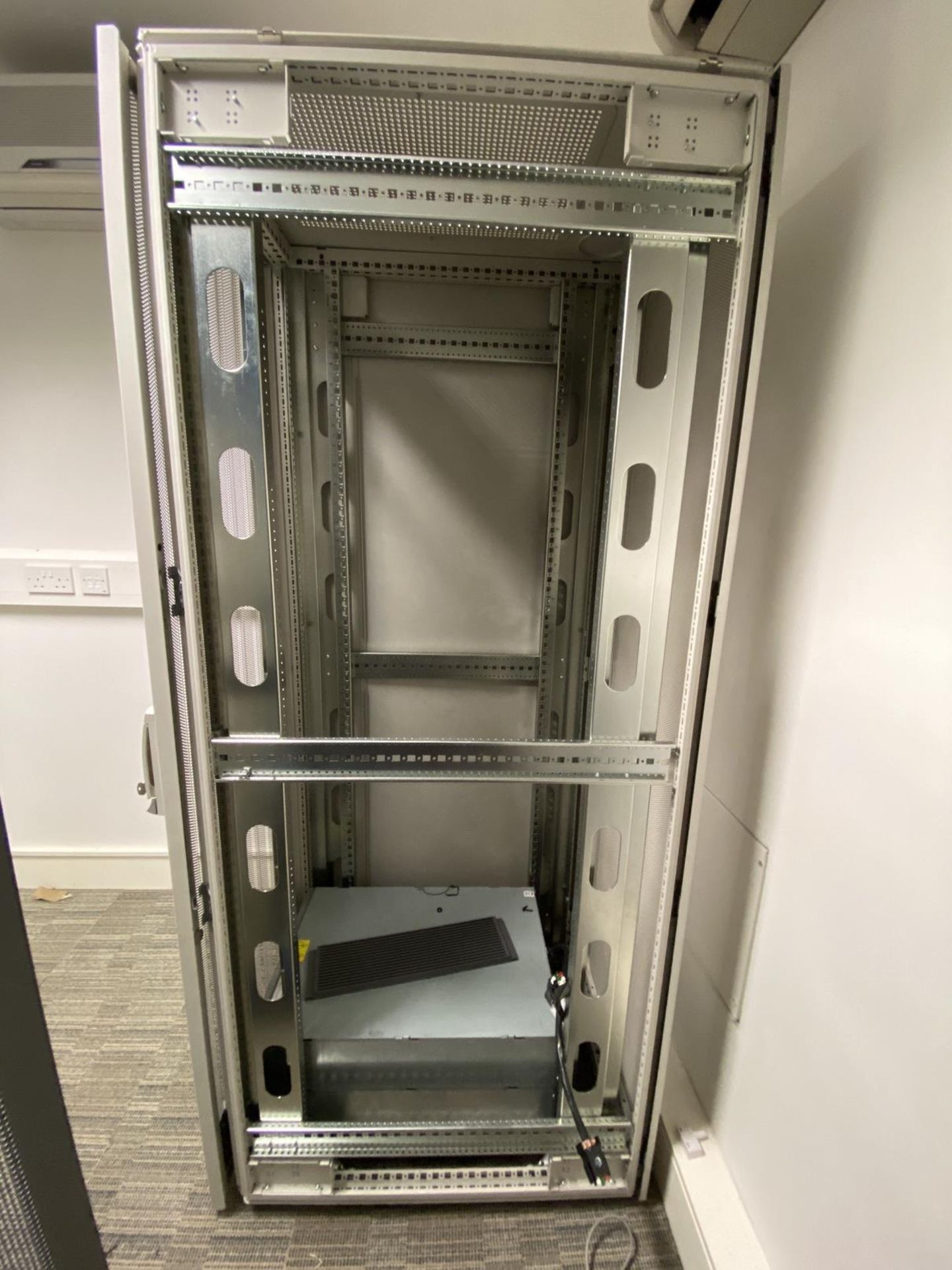 HP Server rack 42u with doors