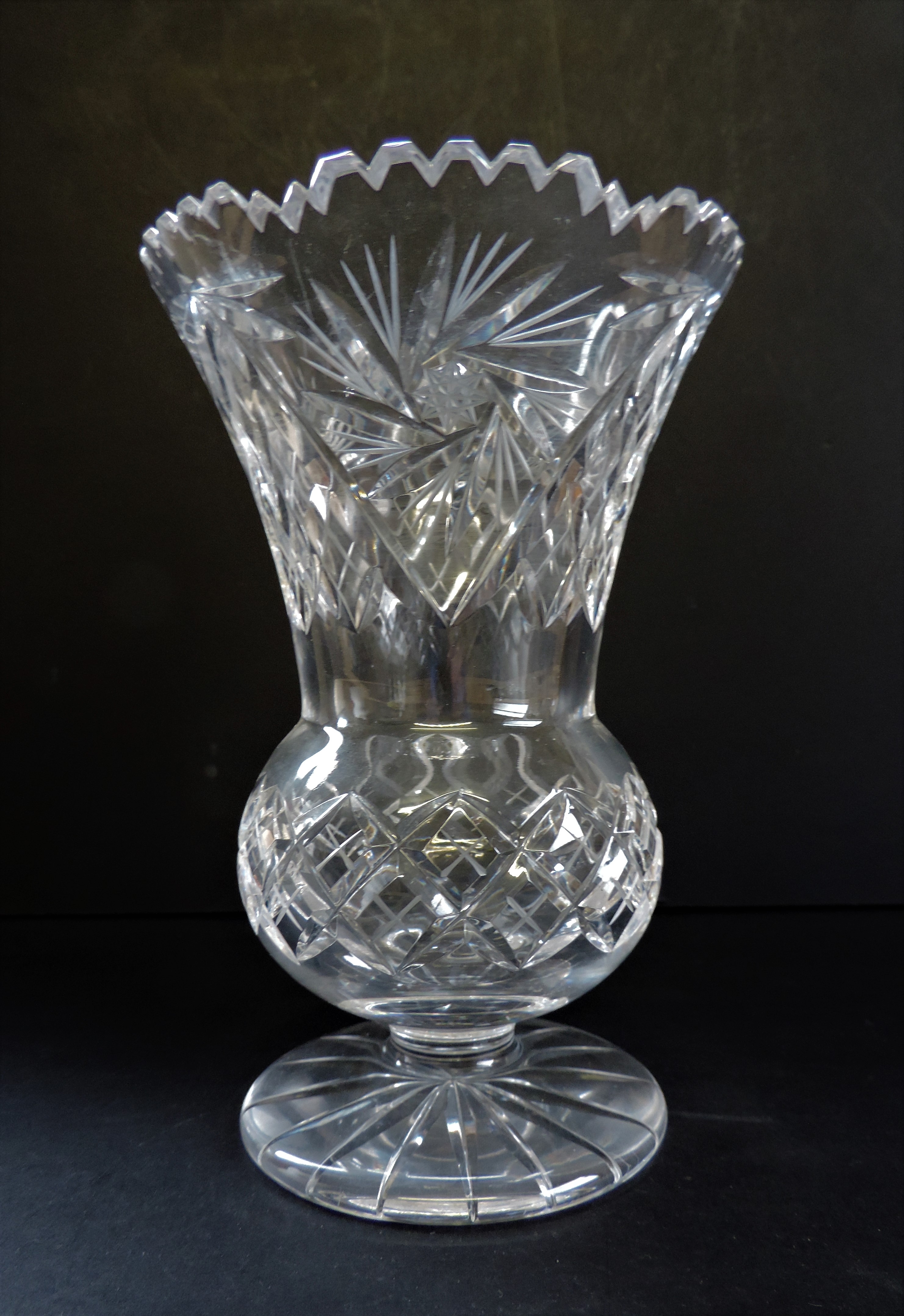 Vintage Bohemian Pinwheel Crystal Vase 18cm tall