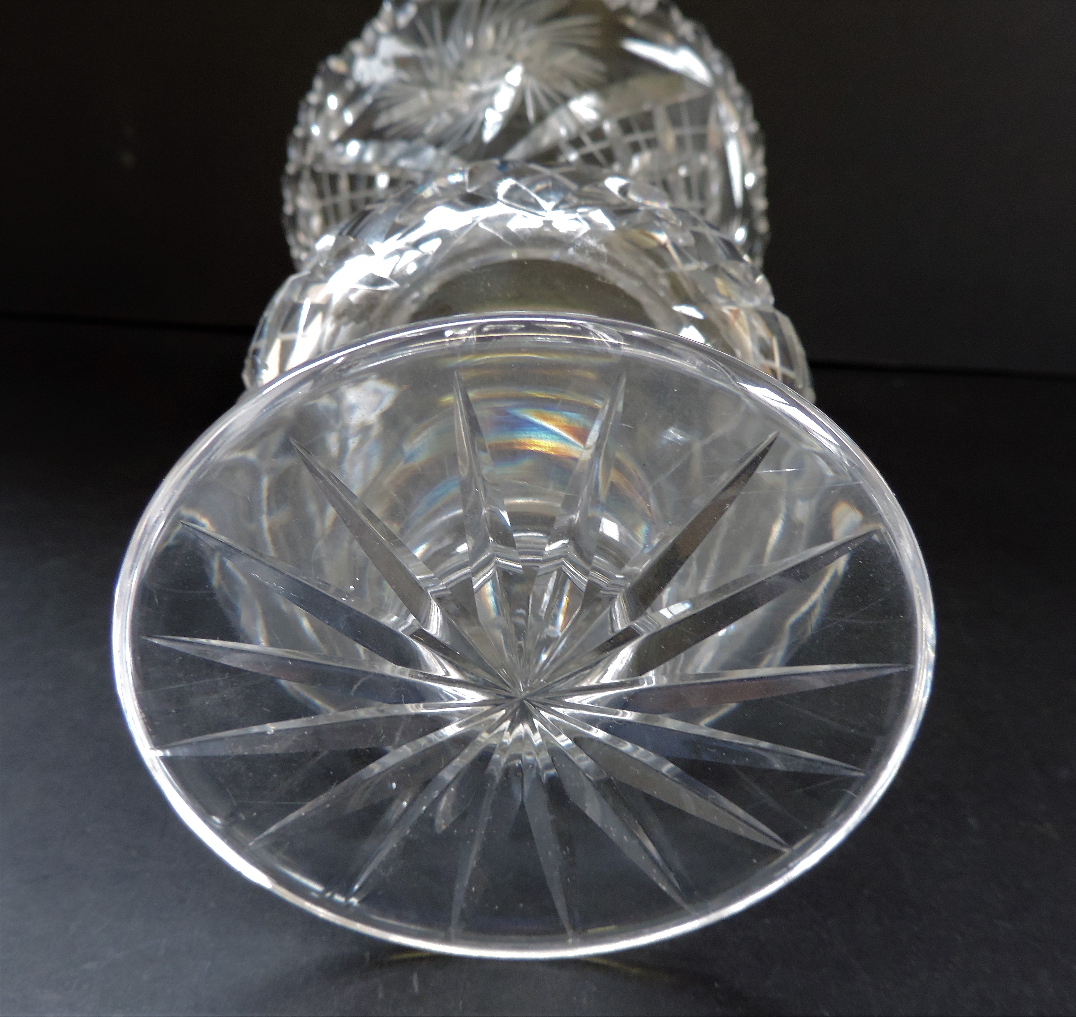 Vintage Bohemian Pinwheel Crystal Vase 18cm tall - Image 4 of 4