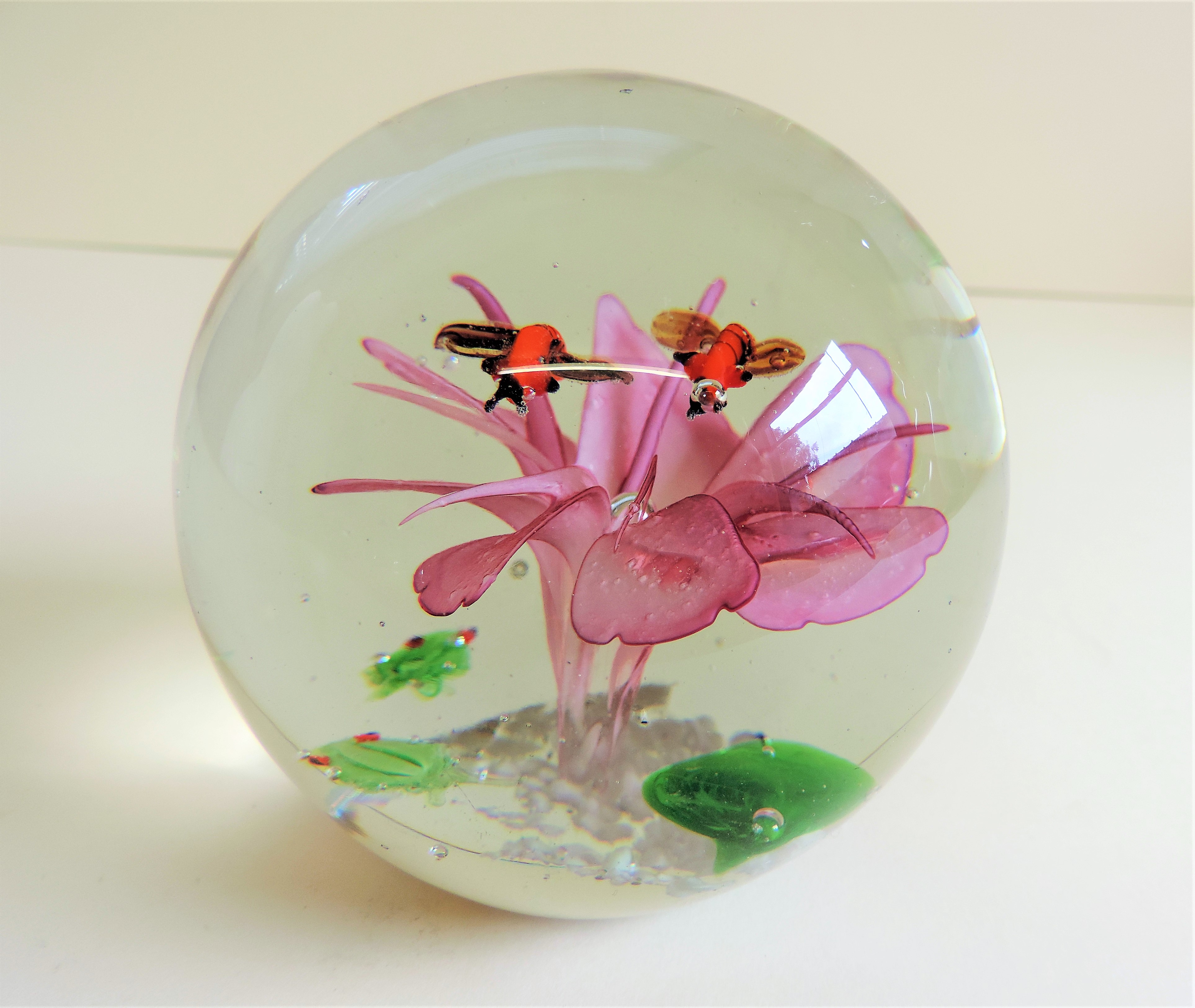 Vintage Art Glass Paperweight Pink Flower and Flying Bees - Image 3 of 4